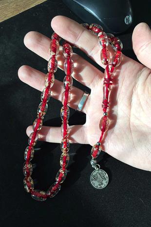 Kırmızı Renk Altın Varaklı Badem Tane Uçak Camı Tesbih