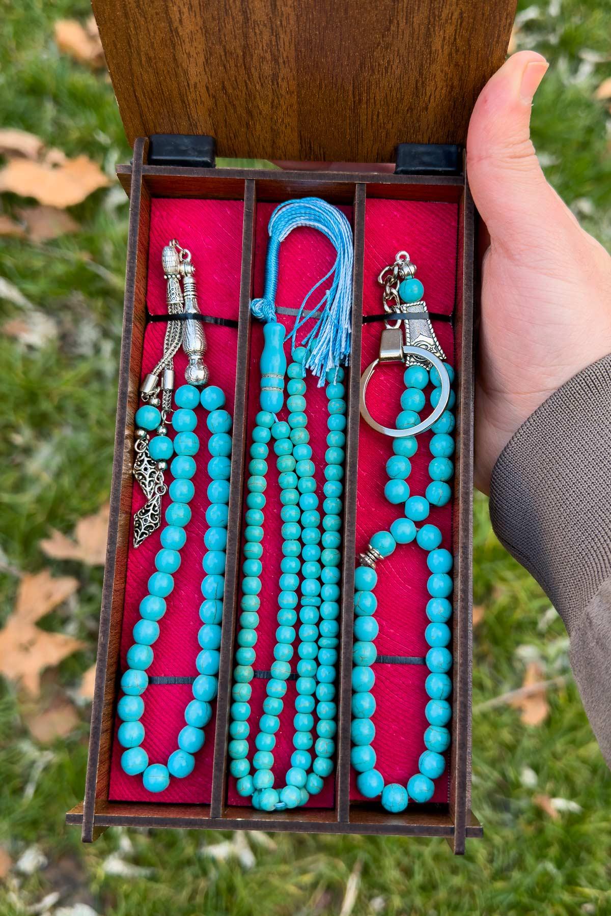 99'lu 33'lük Anahtarlık ve Bileklik Ahşap Kutuda Turkuaz Set