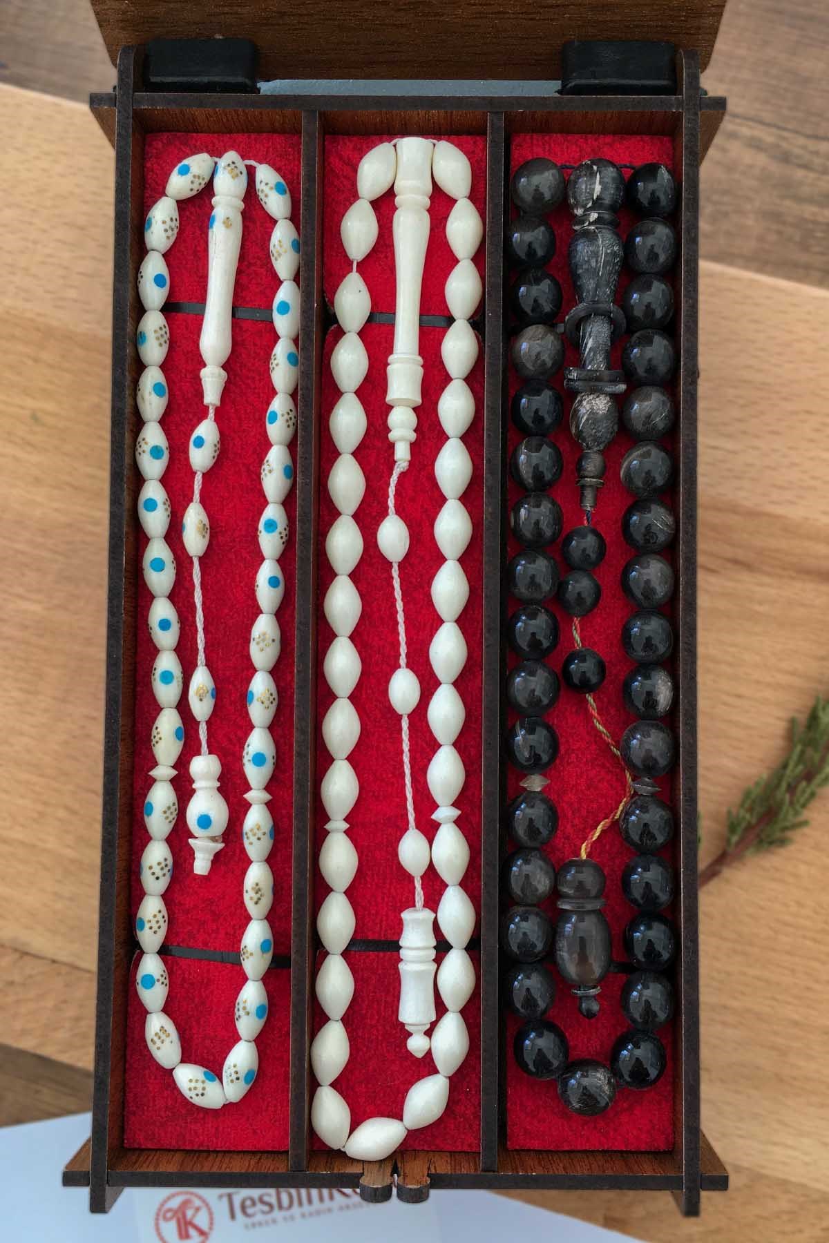 Ahşap Kutuda Deve Kemiği ve Bufalo Boynuzu 3'lü Tesbih Seti