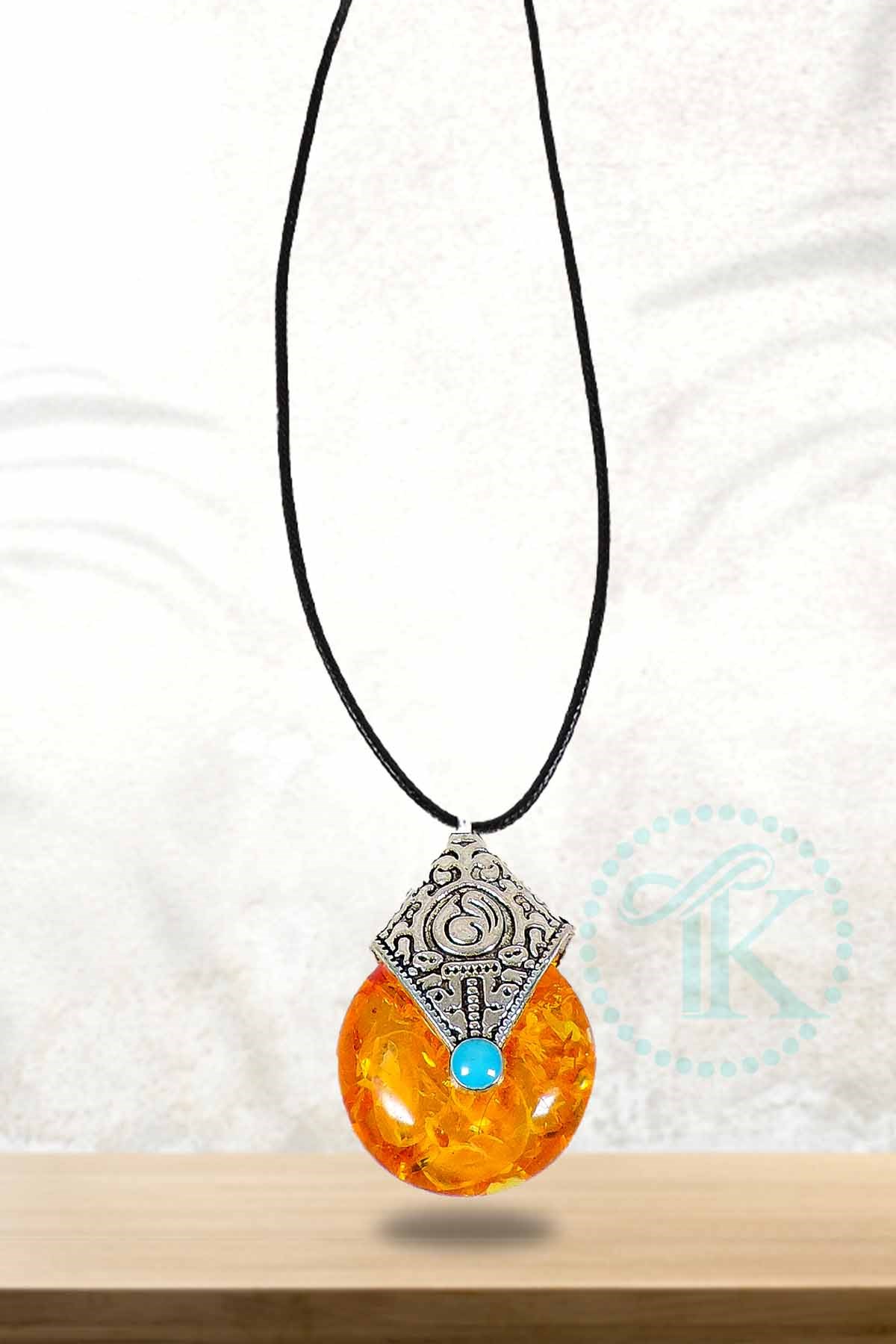 Sarı Parçacıklı Taşlı Kolye