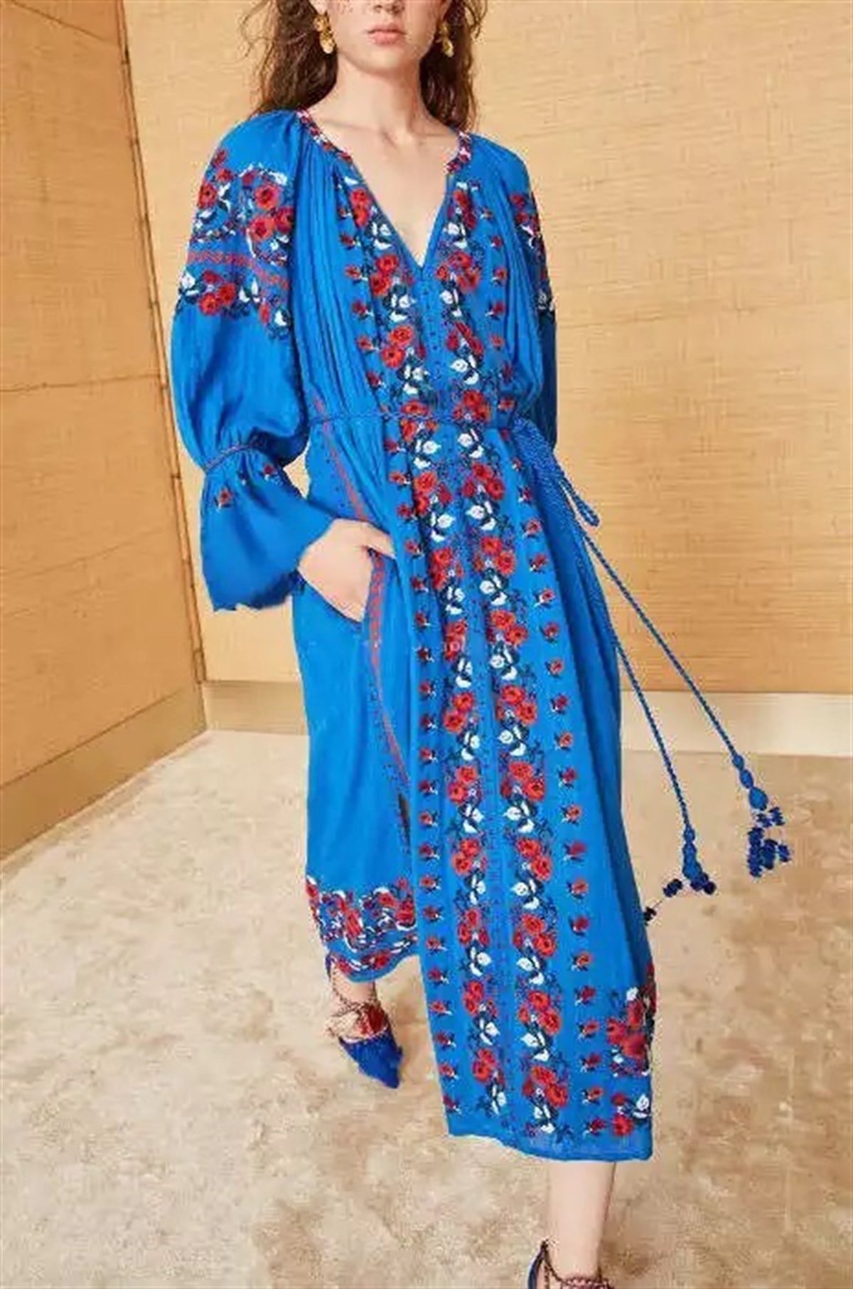 MAVİ MAXİ İŞLEMELİ BOHEM TASARIM ELBİSE