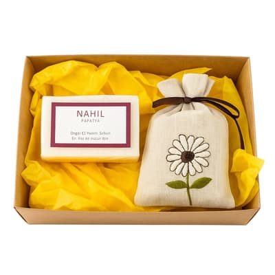 Papatya Nakışlı Sabun Set