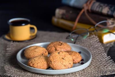 240 ° Meyveli Glutensiz Şekersiz Kurabiye (Fındık unlu) 350 gr