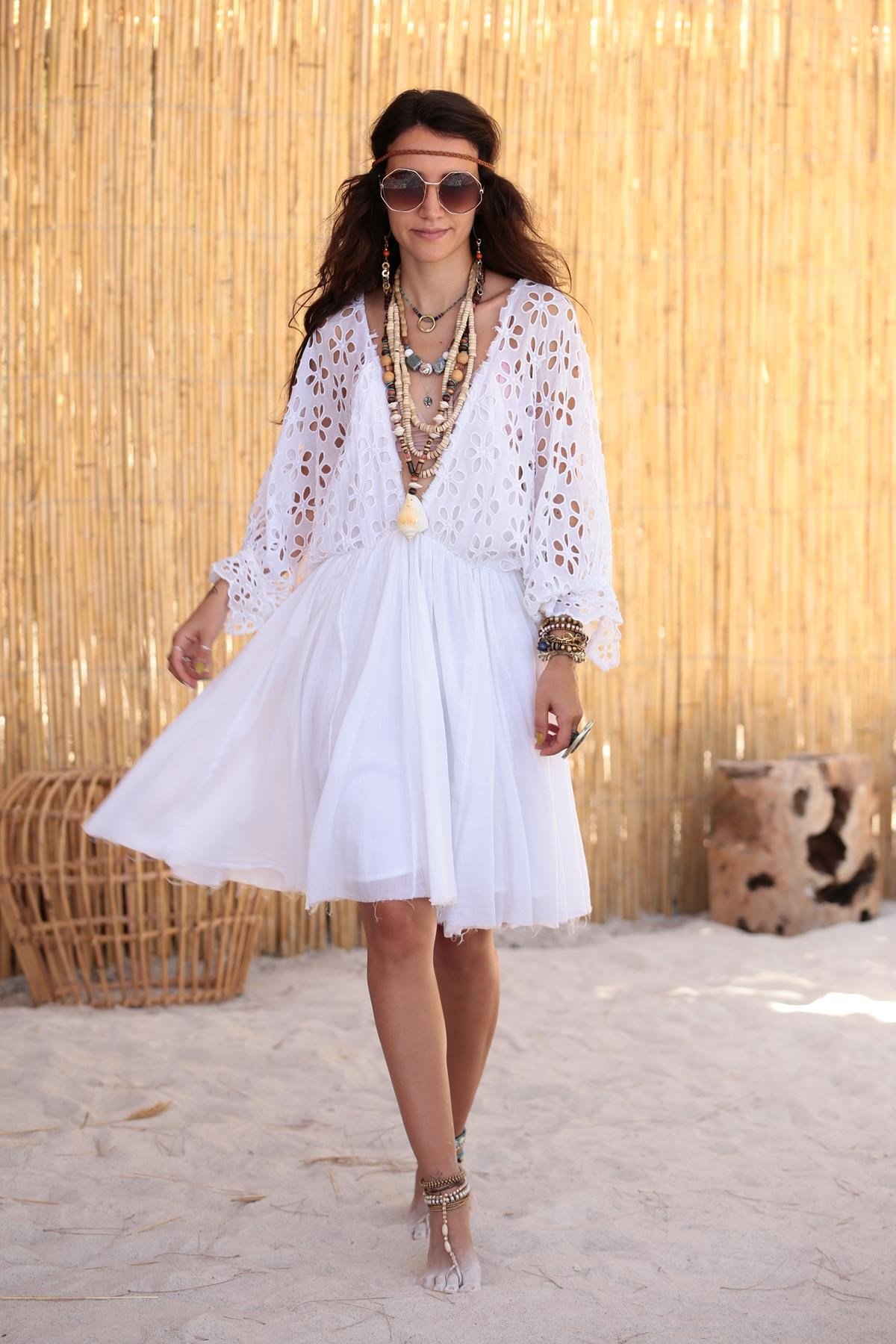 Beyaz Derin Dekolteli Nakış Delikli Elbise - Şaman Butik - Bohem Giyim ve  Aksesuar | Kadın & Erkek