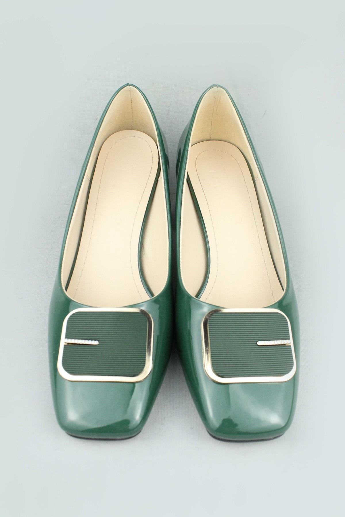 Punto 312053 Toka Detaylı Kalın Topuklu Klasik Ayakkabı Kadın