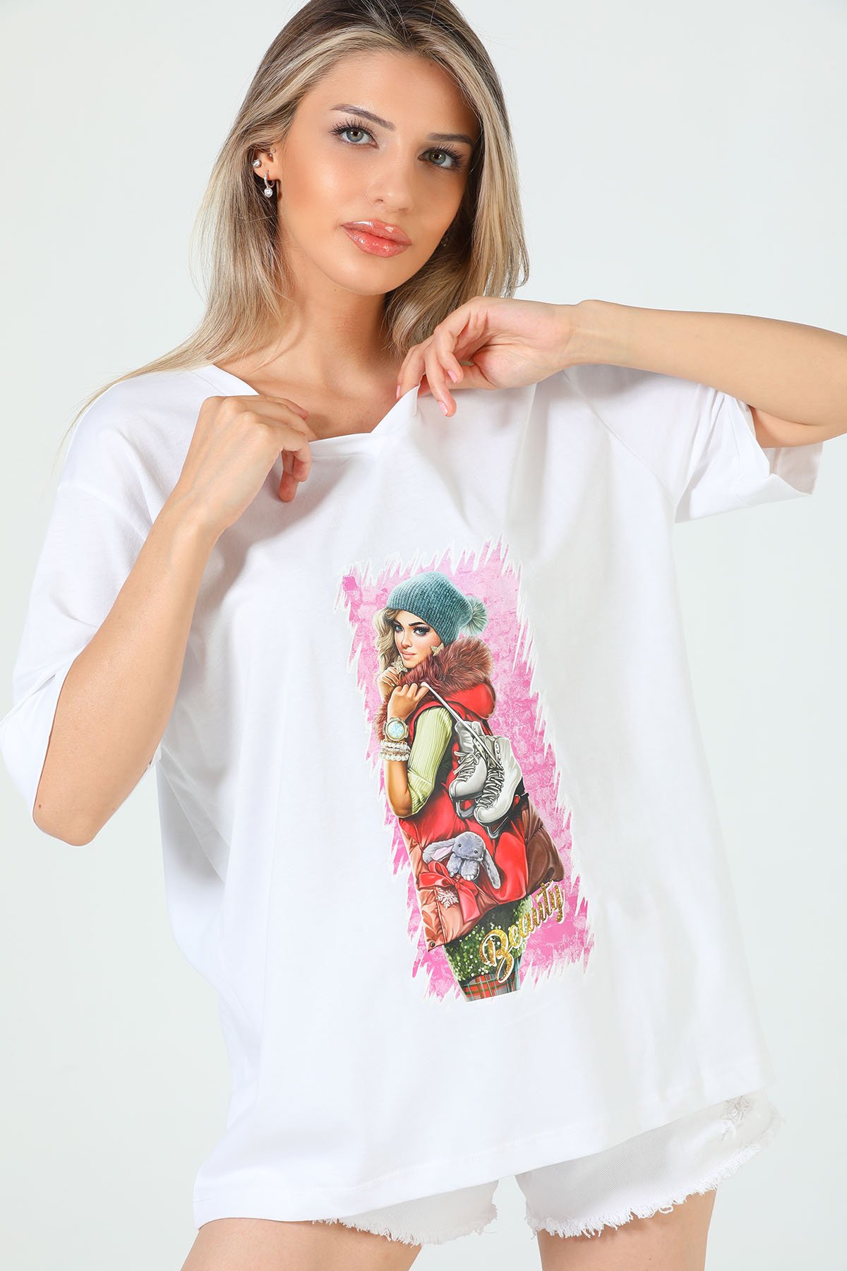 Kadın V Yaka Ön Baskılı Salaş T-shirt Krem 499443 - tozlu.com