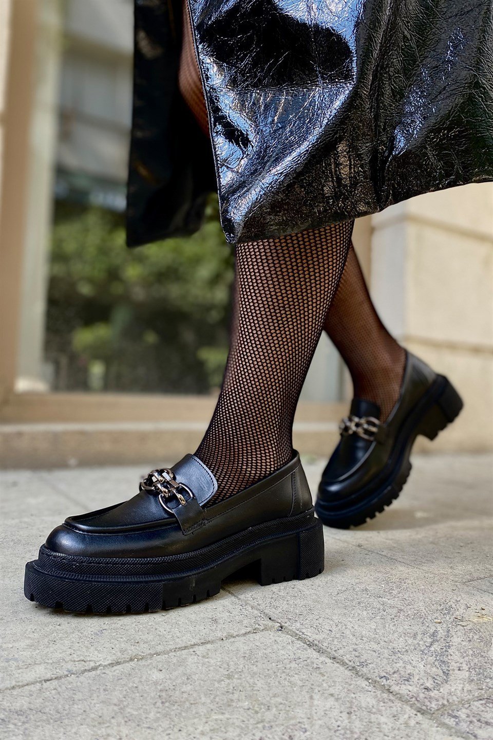 Diana Siyah Cilt Zincirli Kadın Loafer Ayakkabı
