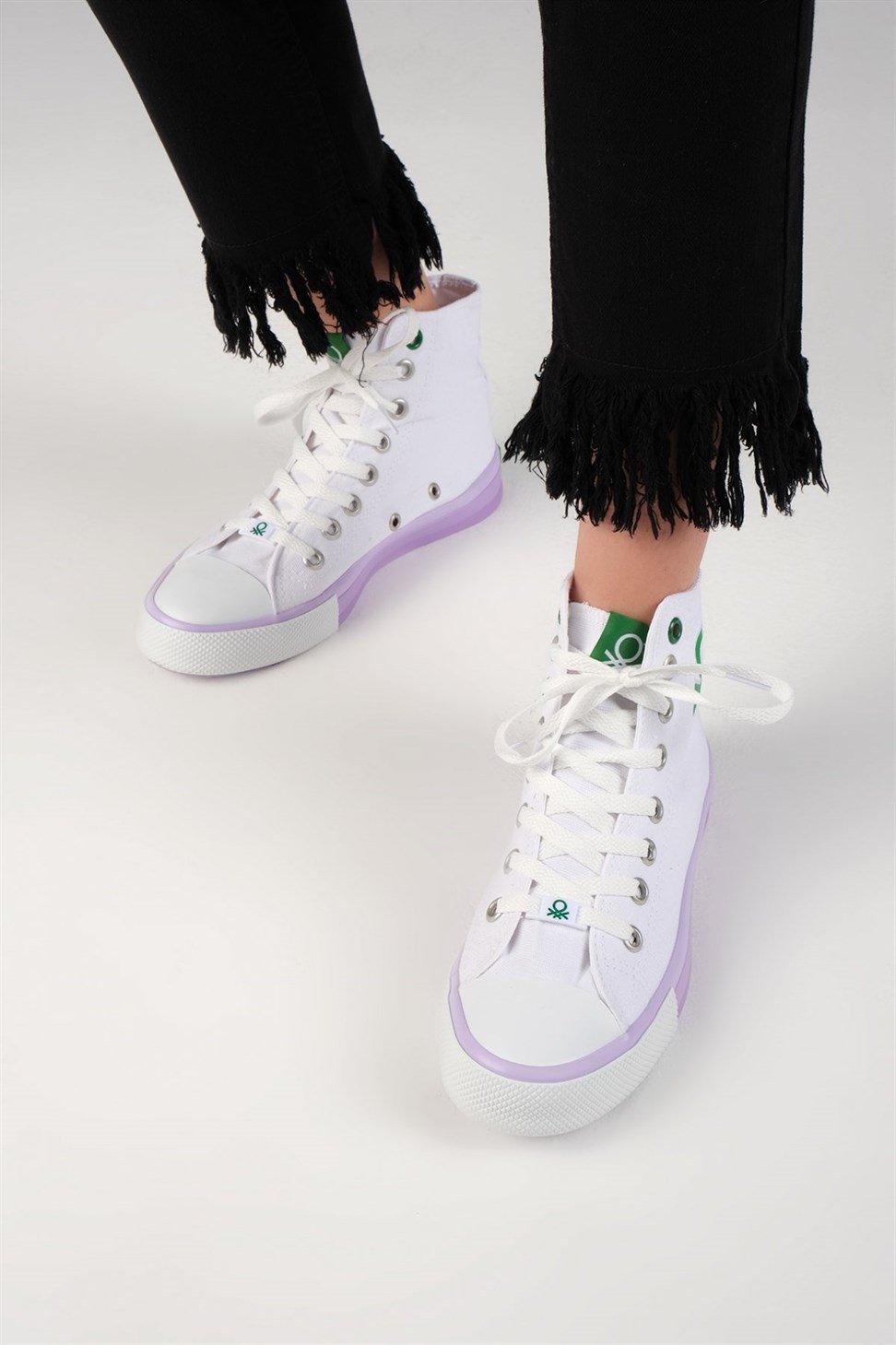 Kadın Benetton Renkli Tabanlı Boğazlı Bez Spor Ayakkabı Beyaz - Lila