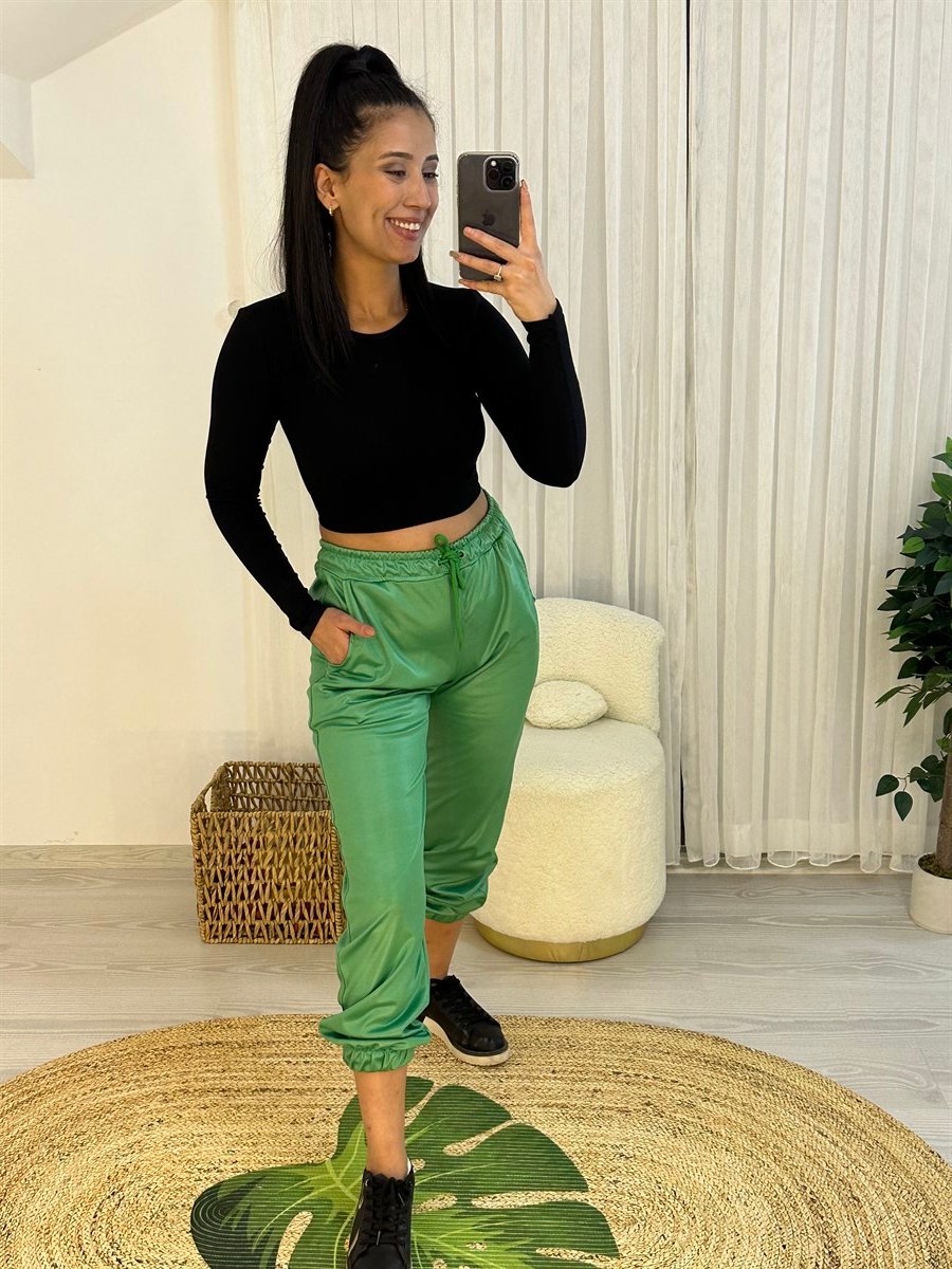 Kadın Yeşil Deri Görünümlü Paçası Lastikli Pantolon