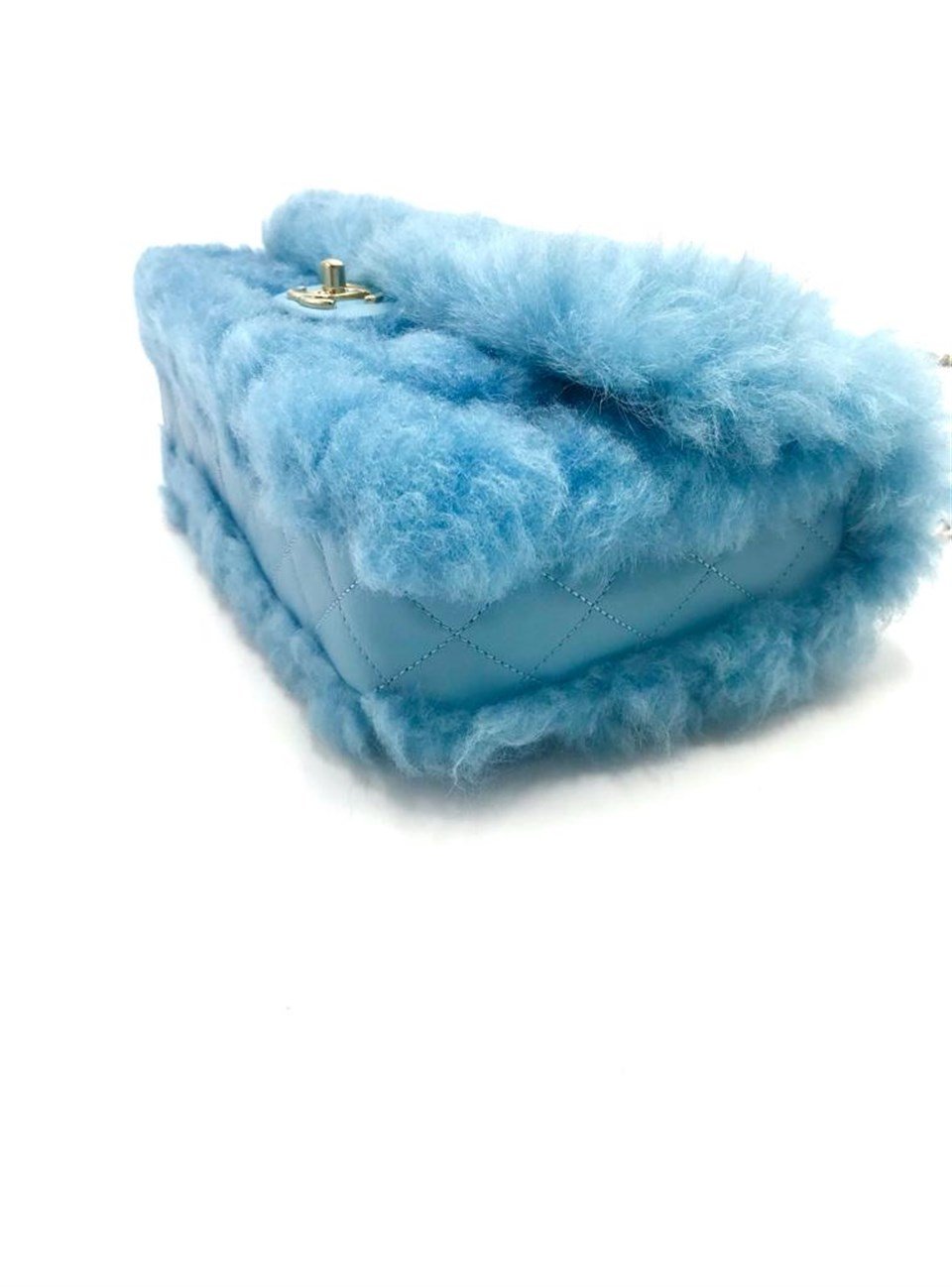 Orijinal İkinci El Chanel Flap Bag In Shearling Lambskin Leather Blue  Deluxe Seconds