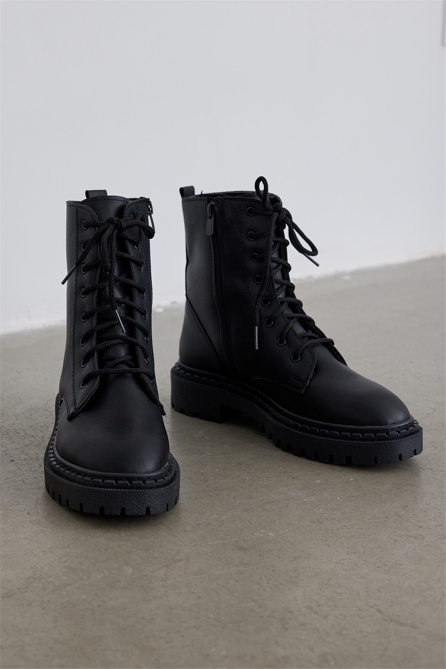 Black Lace-up Leather Ankle Boots | Suud Collection