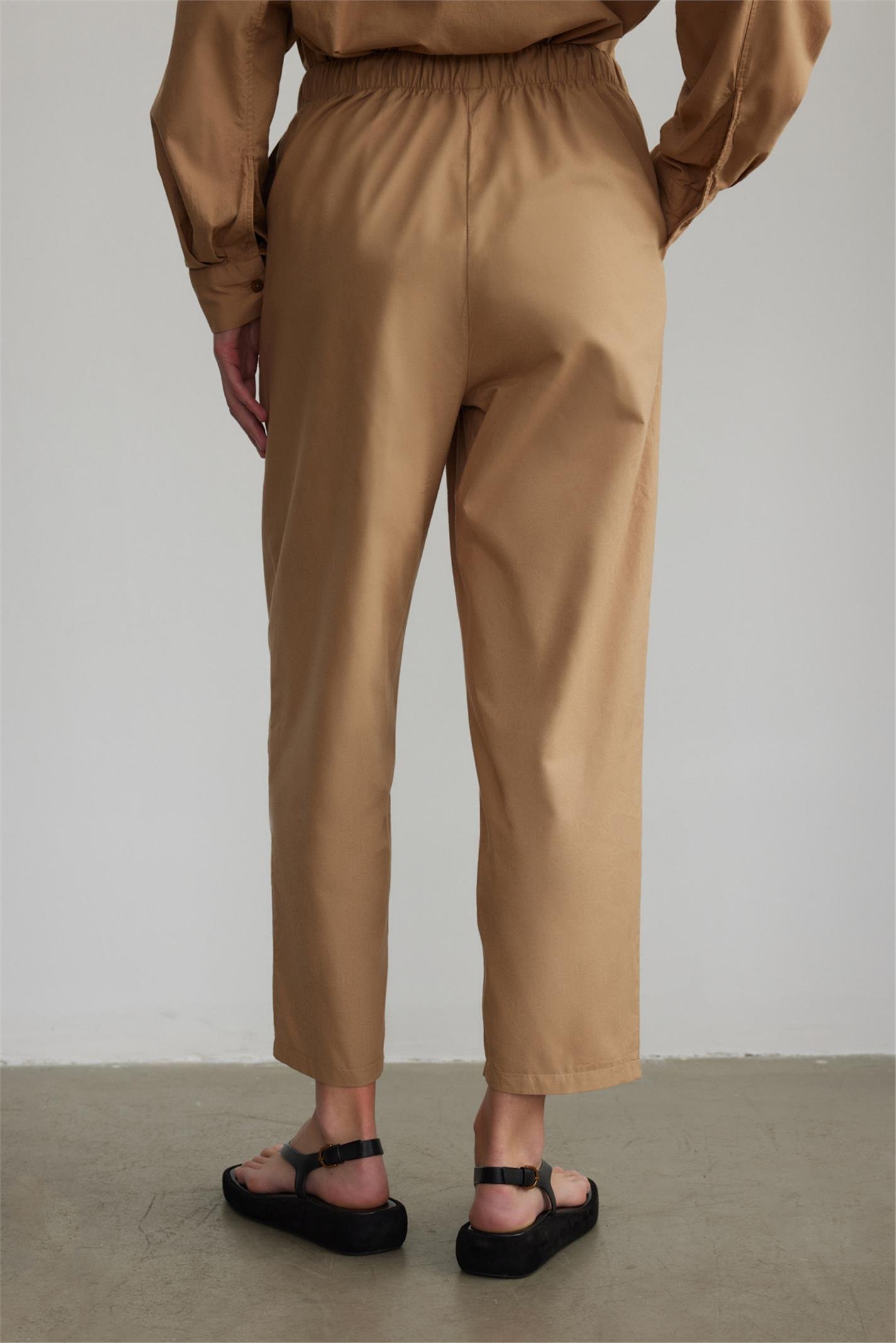 Milky Brown Slouchy Fit Elastic Waist Trousers | Suud Collection