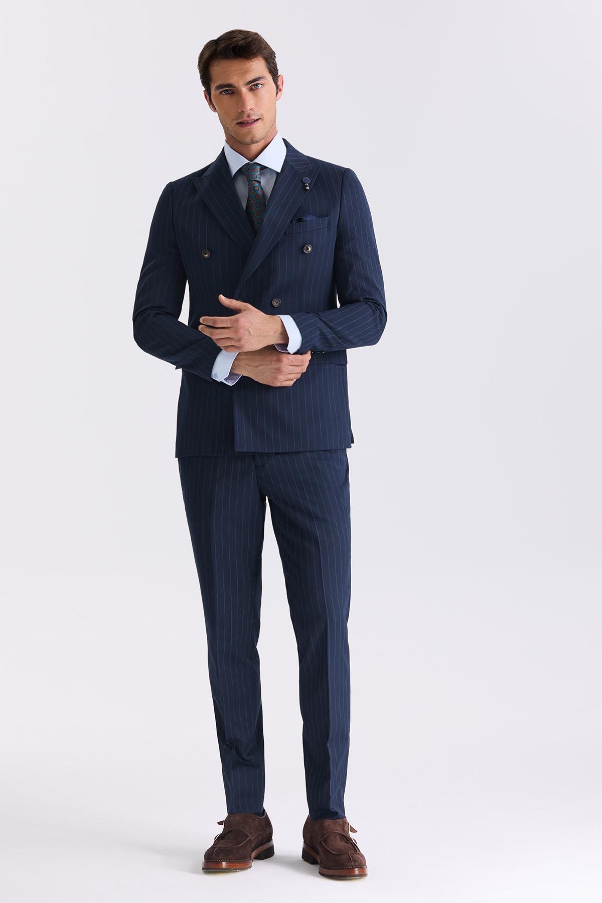 Lacivert Slim Fit Sivri Yaka Çizgili Kruvaze Takım Elbise