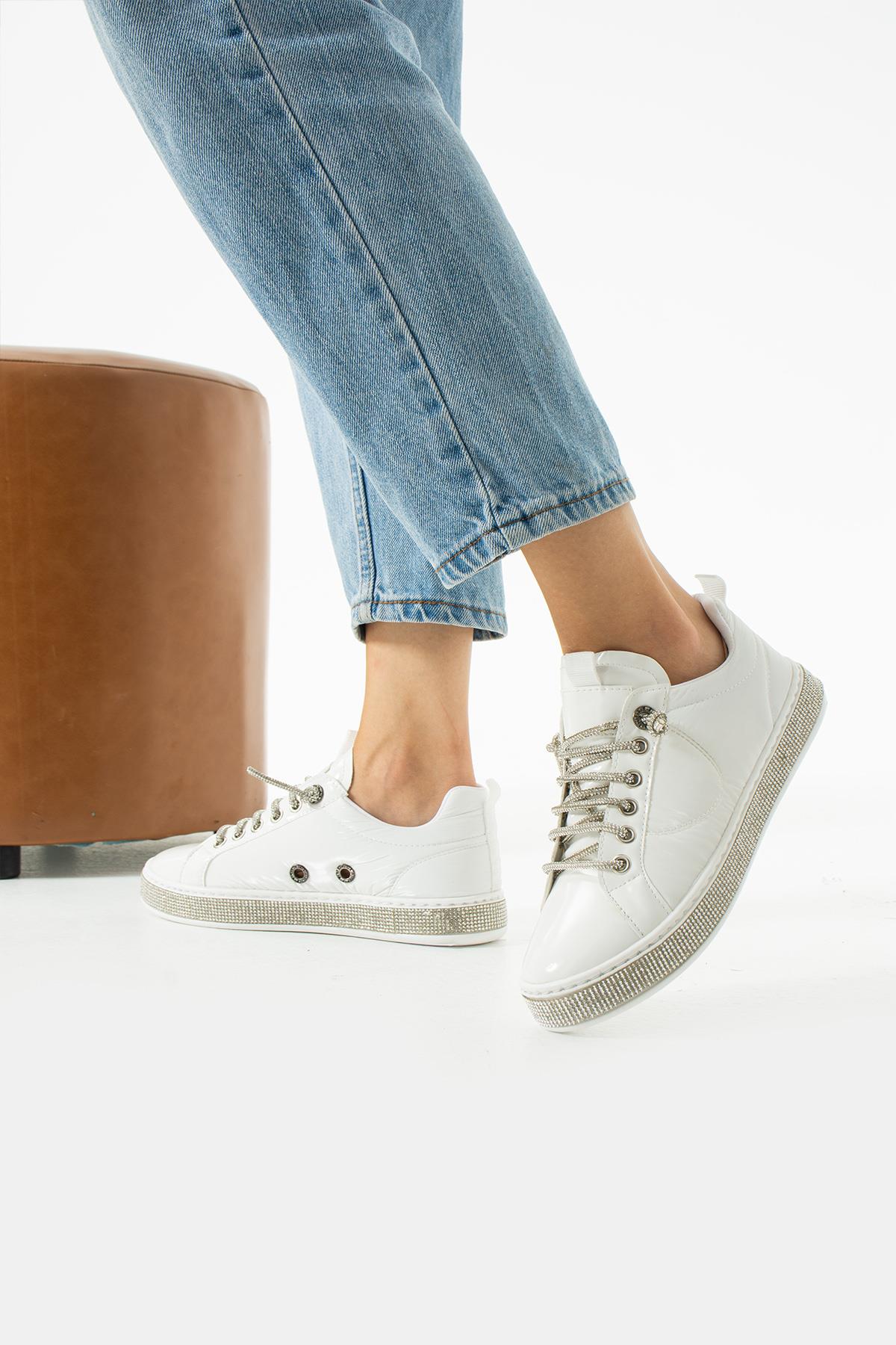 Kadın Beyaz Taşlı Ortopedik Sneaker