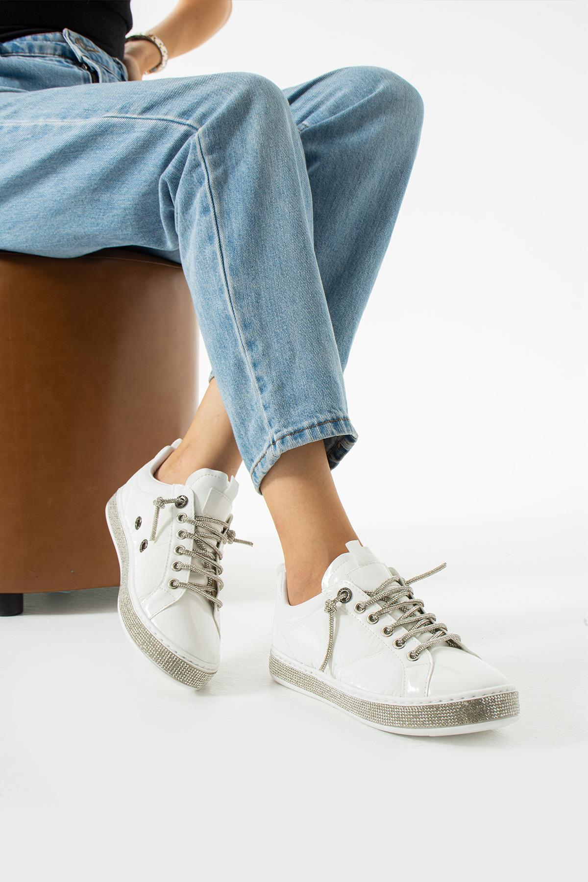 Kadın Beyaz Taşlı Ortopedik Sneaker