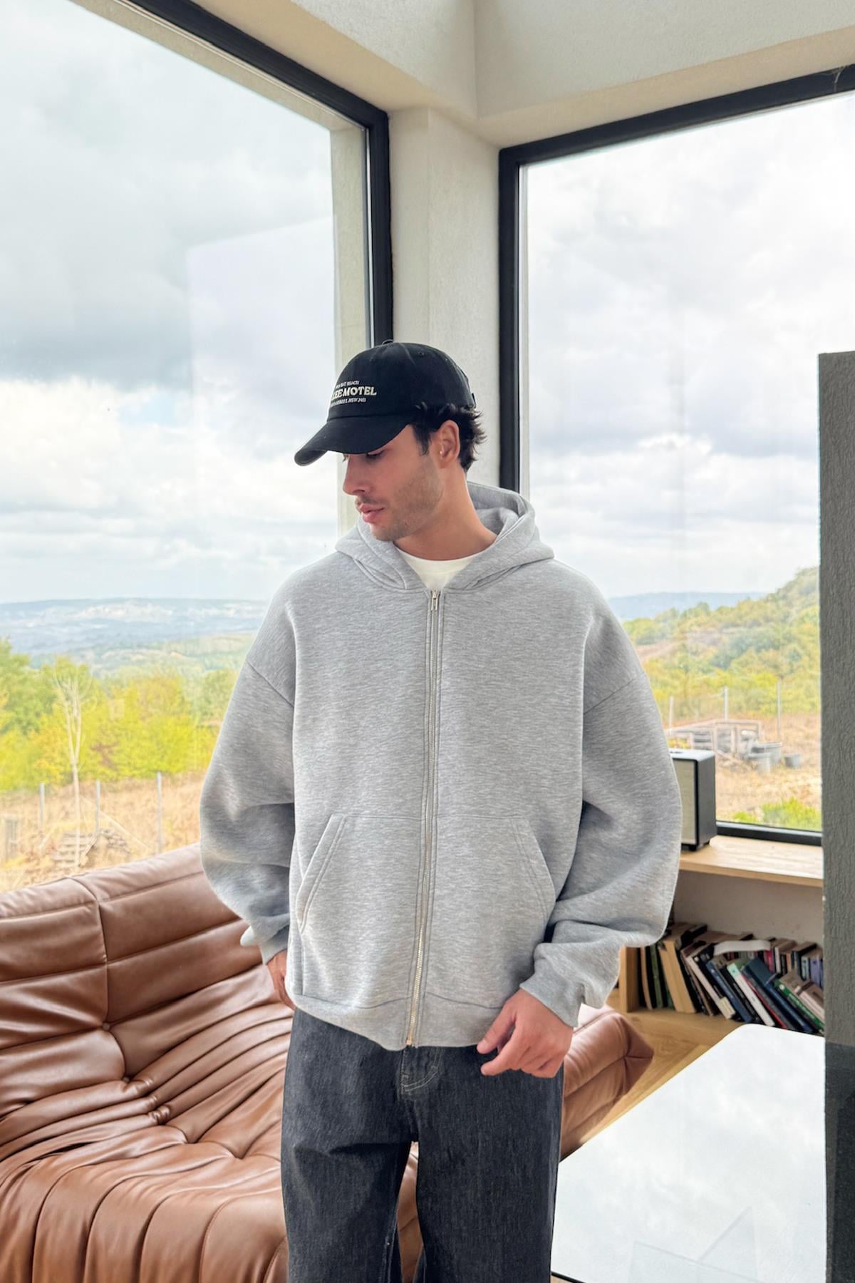 Basic Zip Hoodie