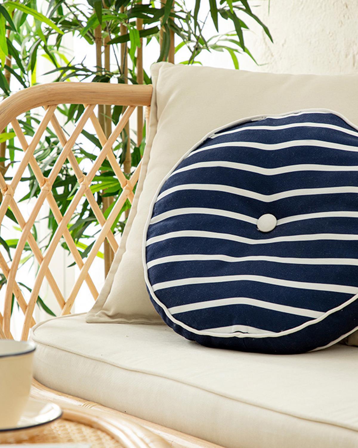 Pernă decorativă, Undersea, bumbac-poliester, 40 cm, alb – Indigo