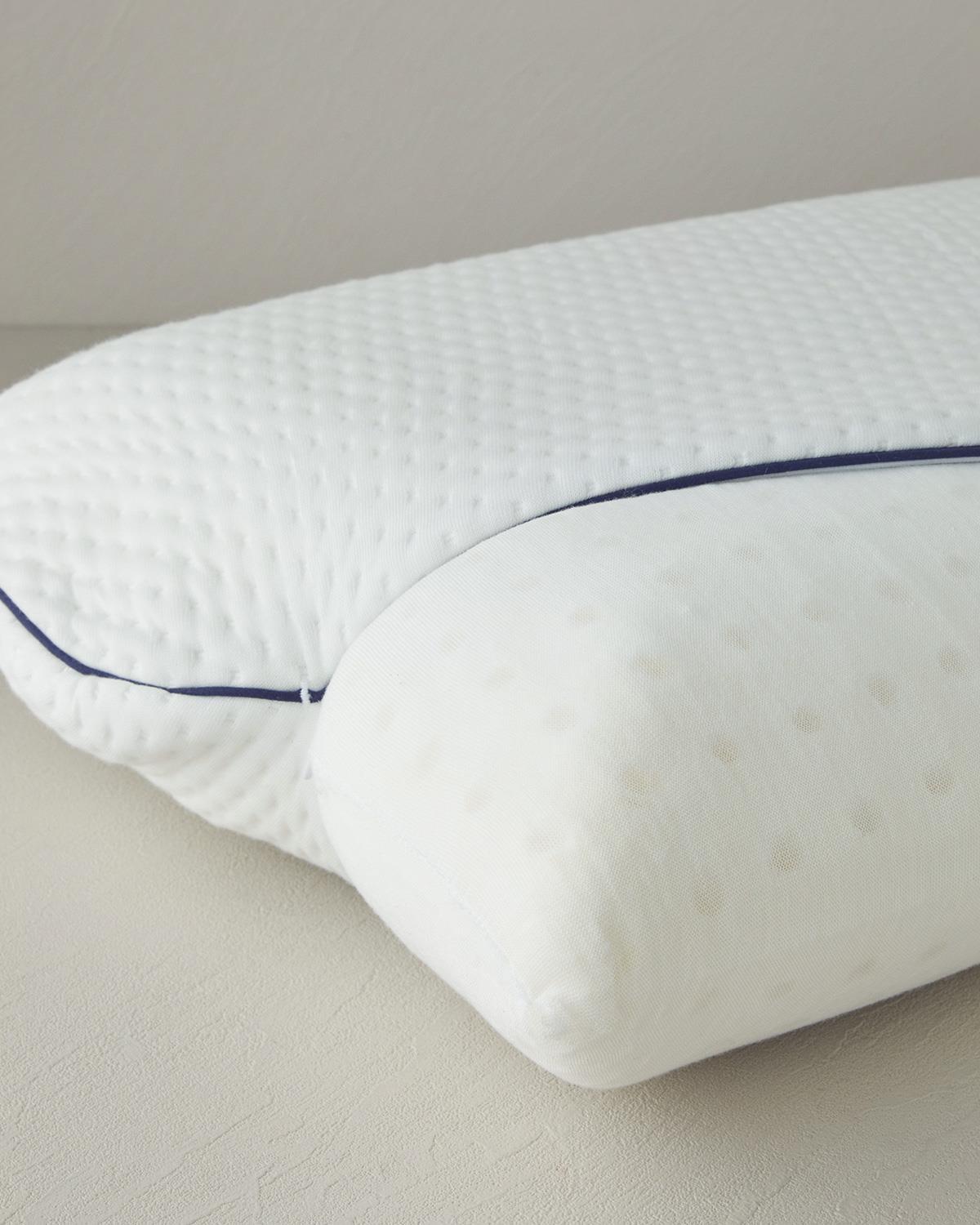 Pernă, Sensitive, poliester cu umplutură de de burete visco-elastic, 60x40x16 cm, alb