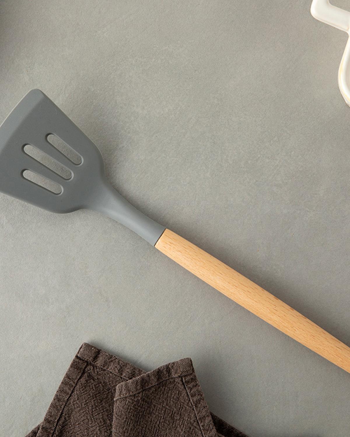 Liana Silicon Perforated Spatula 32 cm Gray