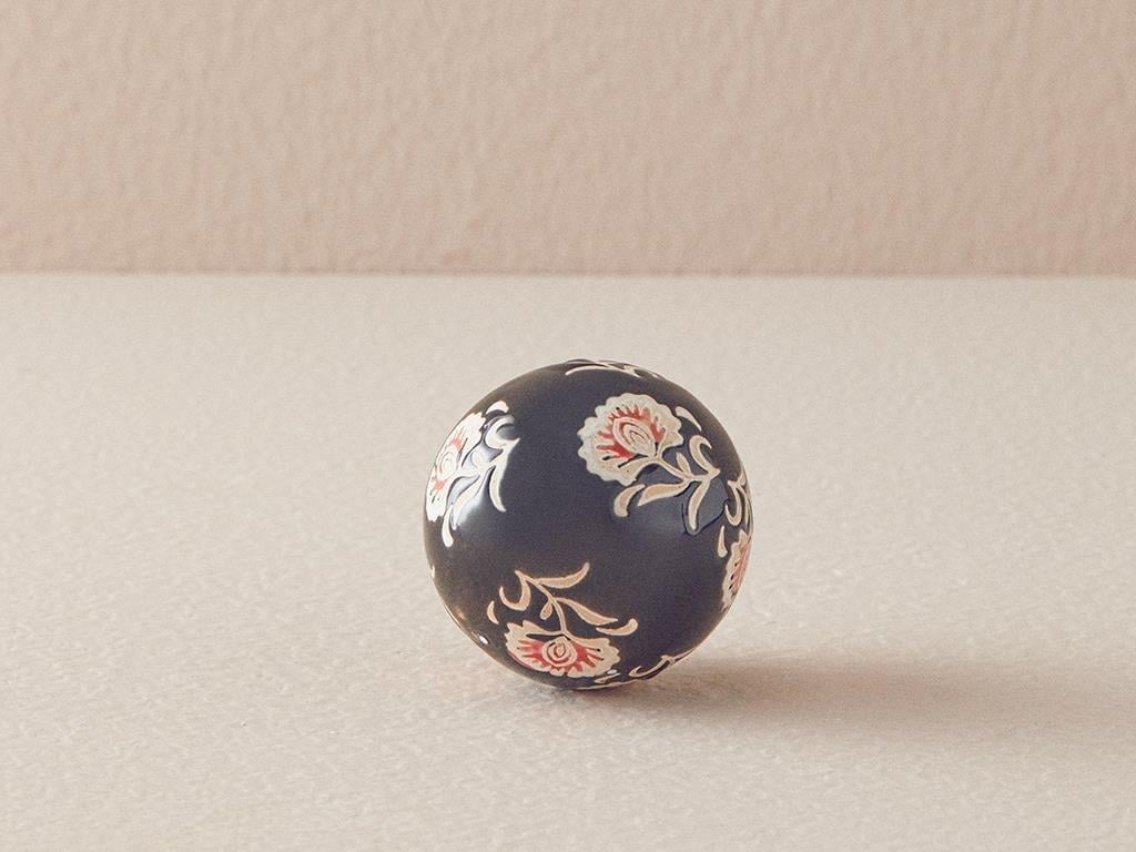 Loretta Porcelain Decorative Object 6 cm Black