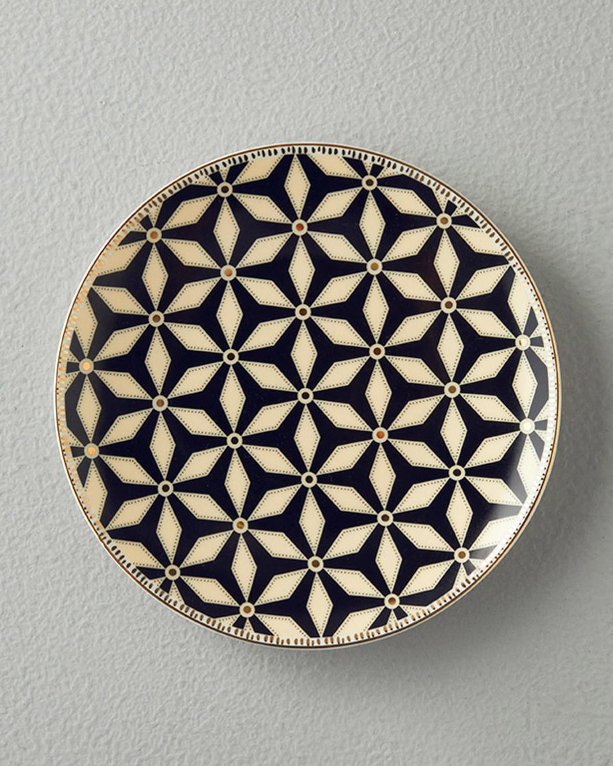 bone porcelain Cake Plate 20 cm Black