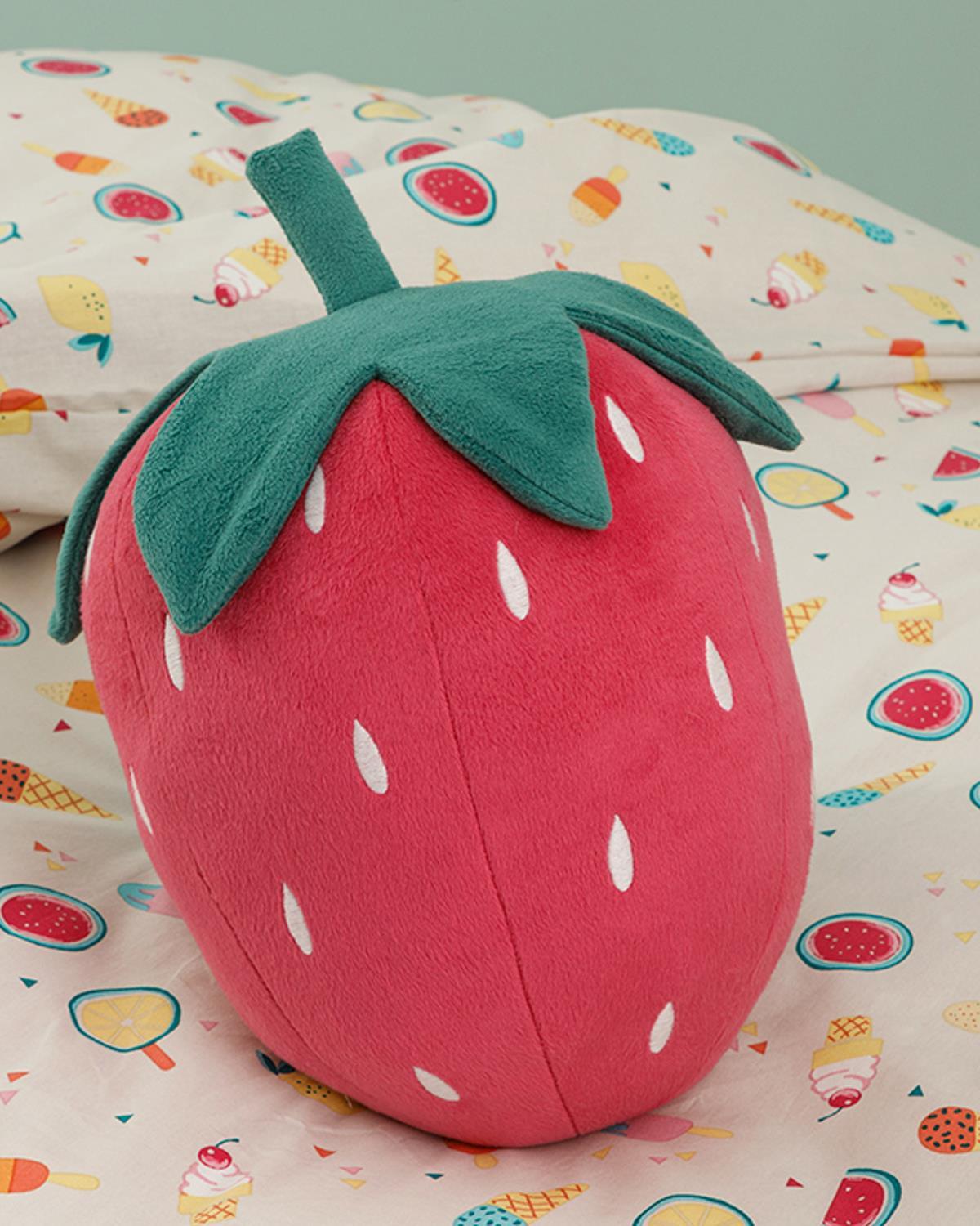 Strawberry Polyestere Decorative Cushion 35x30 cm Pink