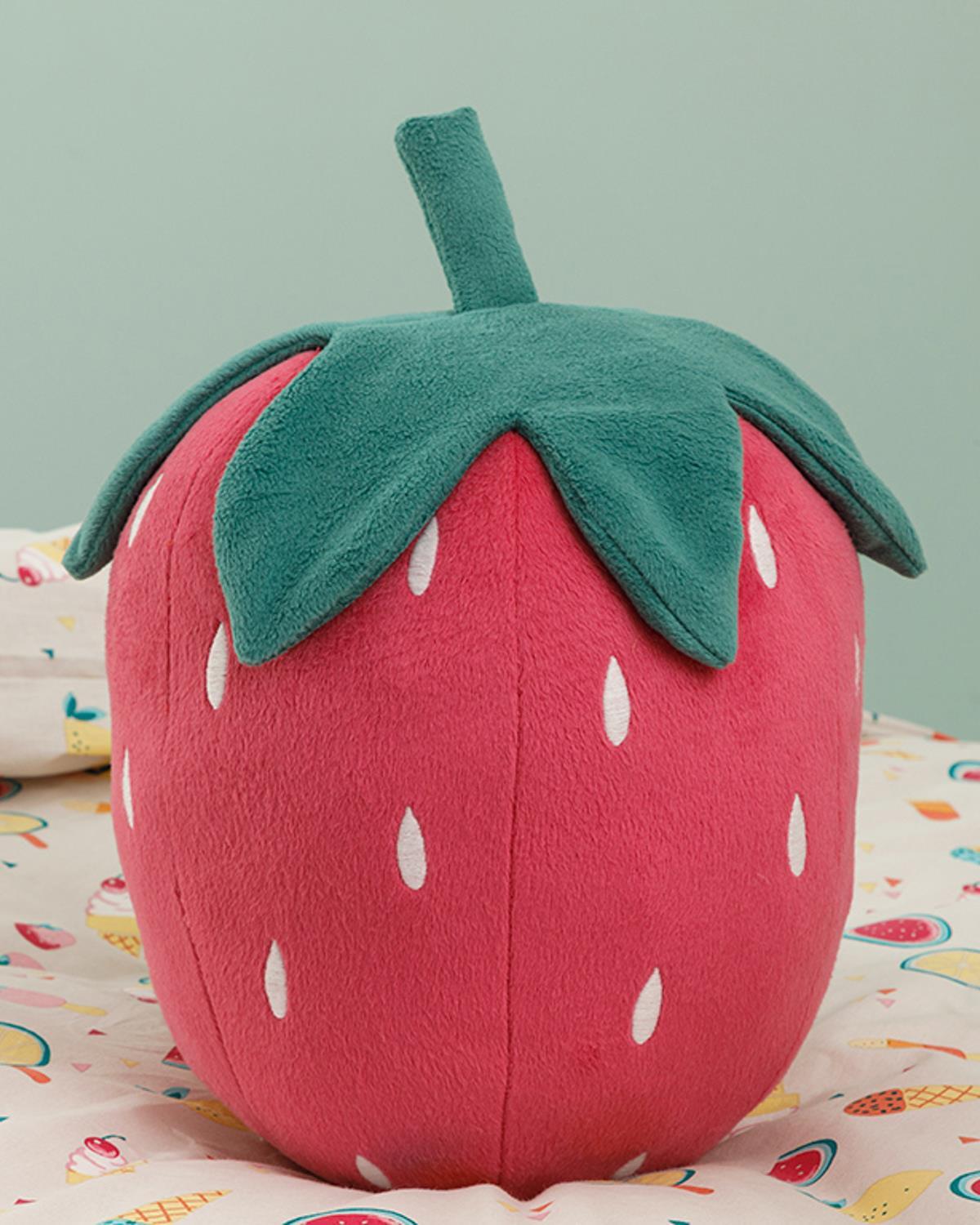 Strawberry Polyestere Decorative Cushion 35x30 cm Pink