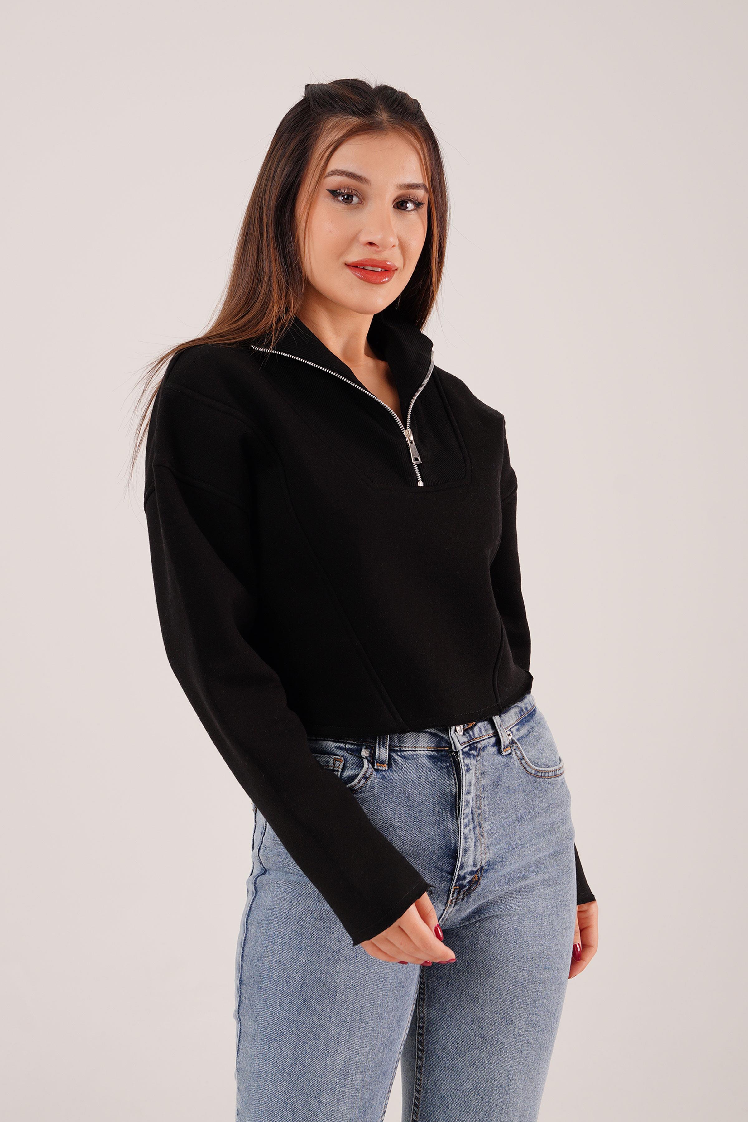 Yaka Fermuarlı Polarlı Siyah Kısa Sweatshirt