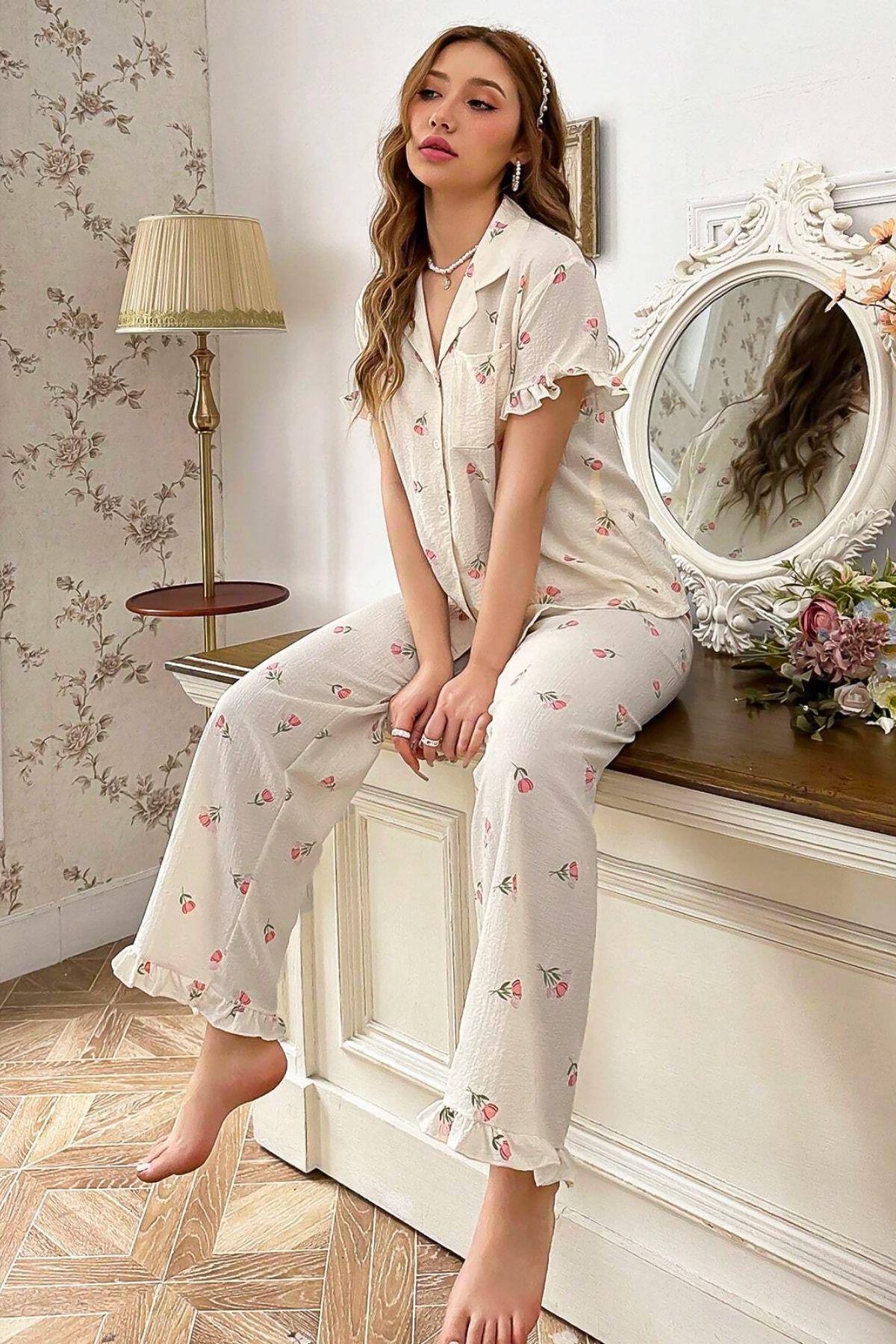 Bella Notte Ekru Çiçek Desenli Yakalı Pijama Takımı 7036