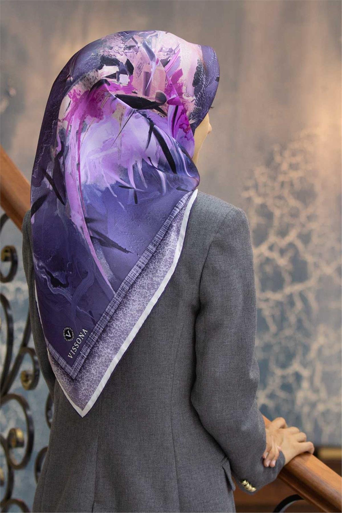 %100 Twill İpek Fırça Darbesi Desenli Lila - Mor Renkli 90x90 Eşarp Dikim Şekli : El Dikişi