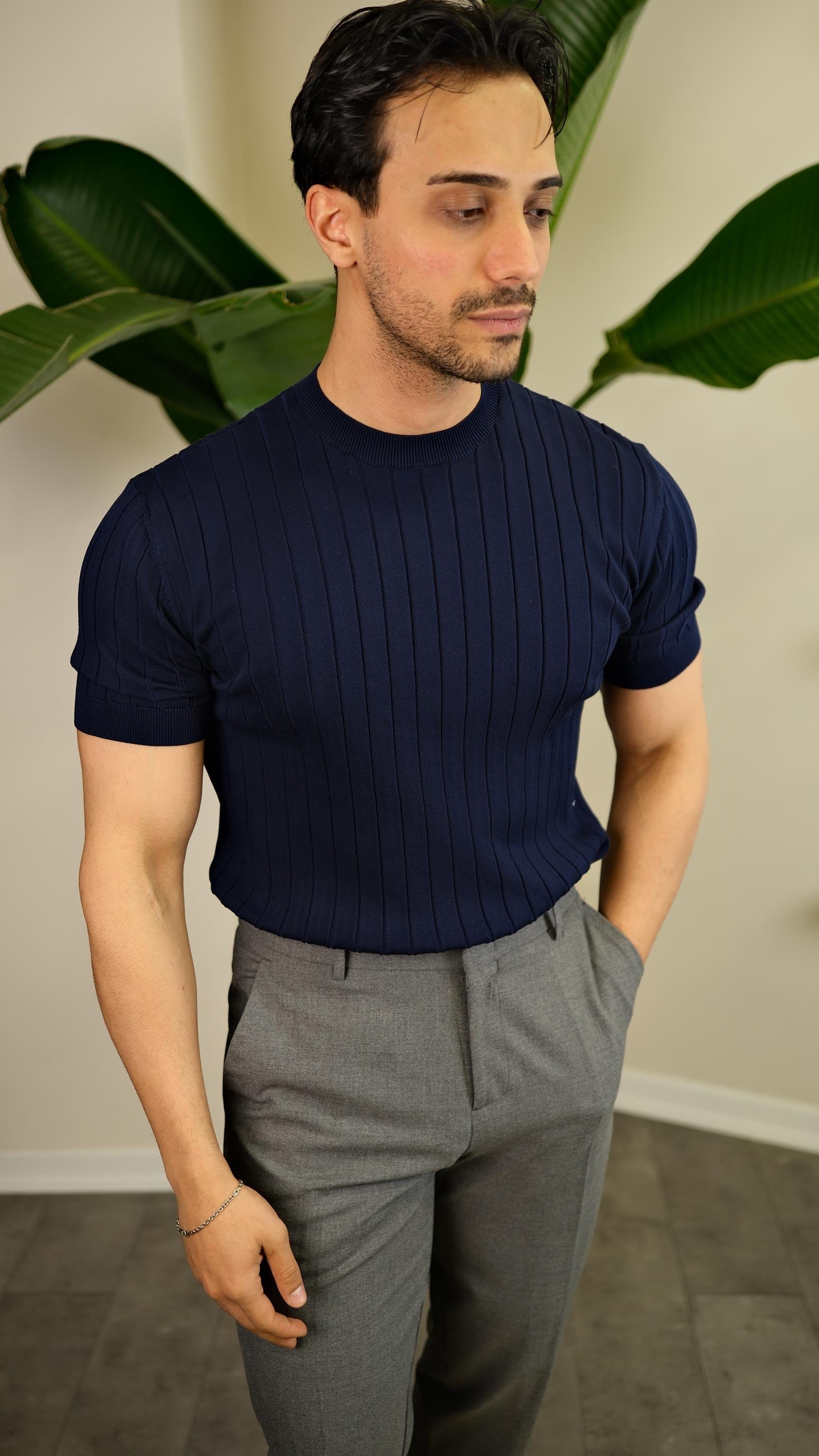 Şerit Detaylı Lacivert T-shirt