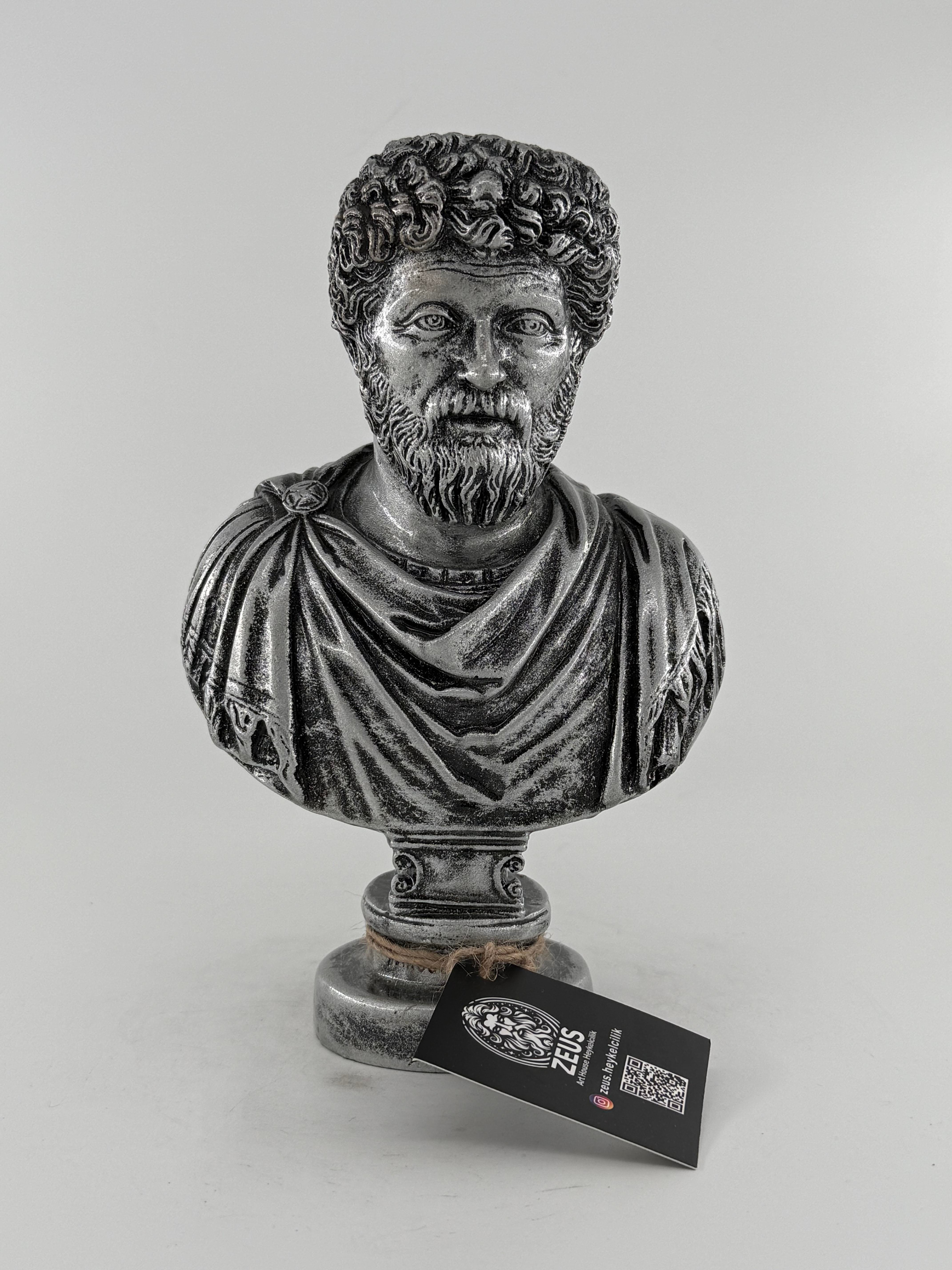 MARCUS AURELİUS