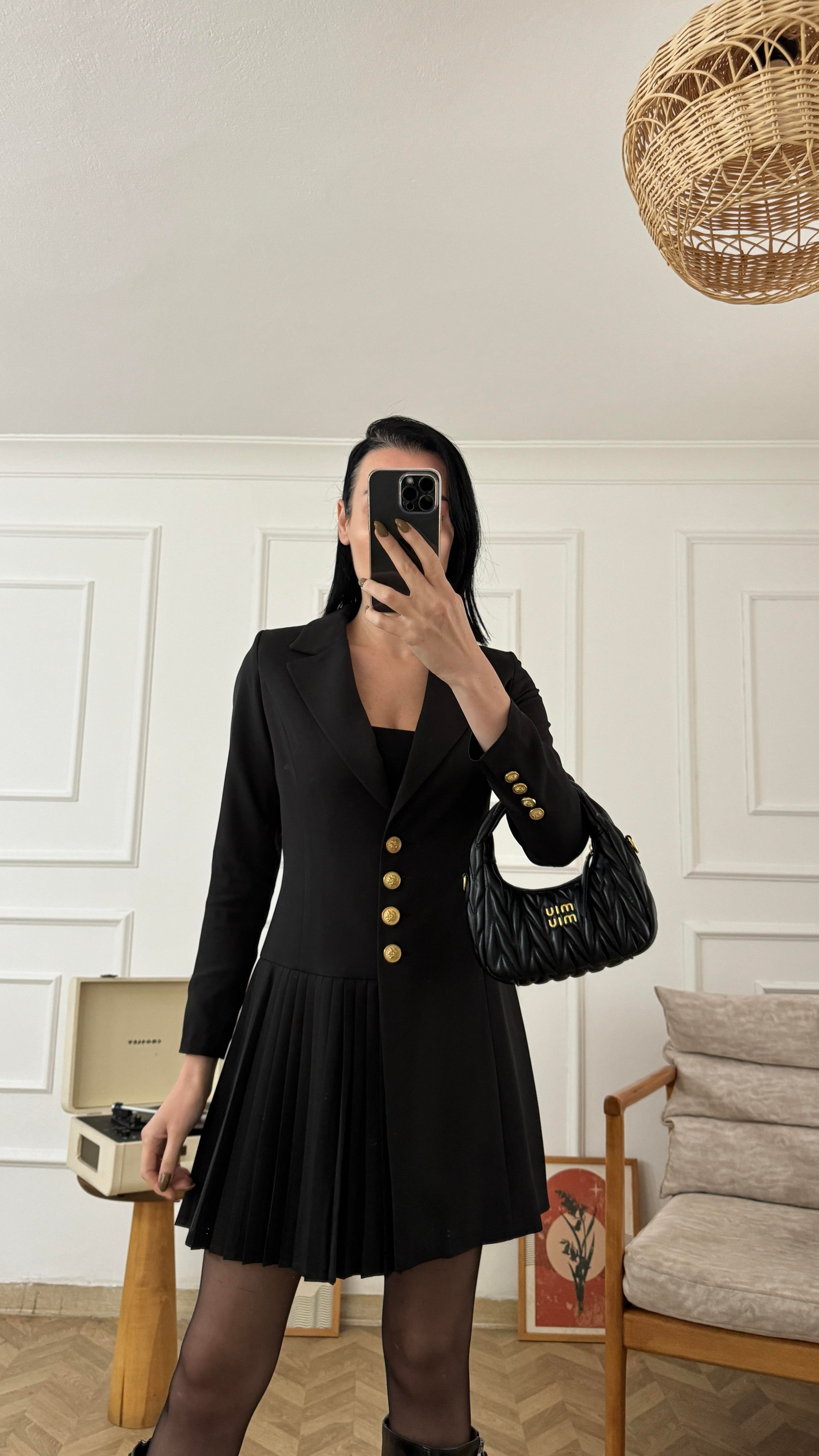 Siyah Gold Düğmeli Yandan Pileli Ceket Elbise (ÖN SİPARİŞ)