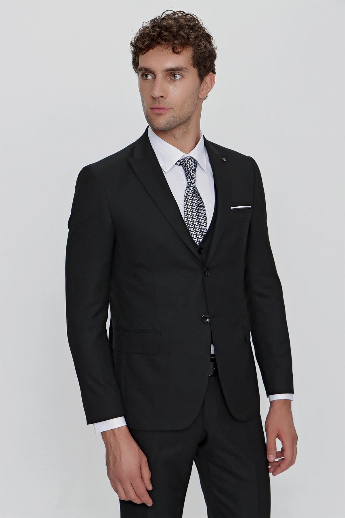 Siyah Yelekli Jakarlı Slim Fit Dar Kesim 6 Drop Erkek Takım Elbise