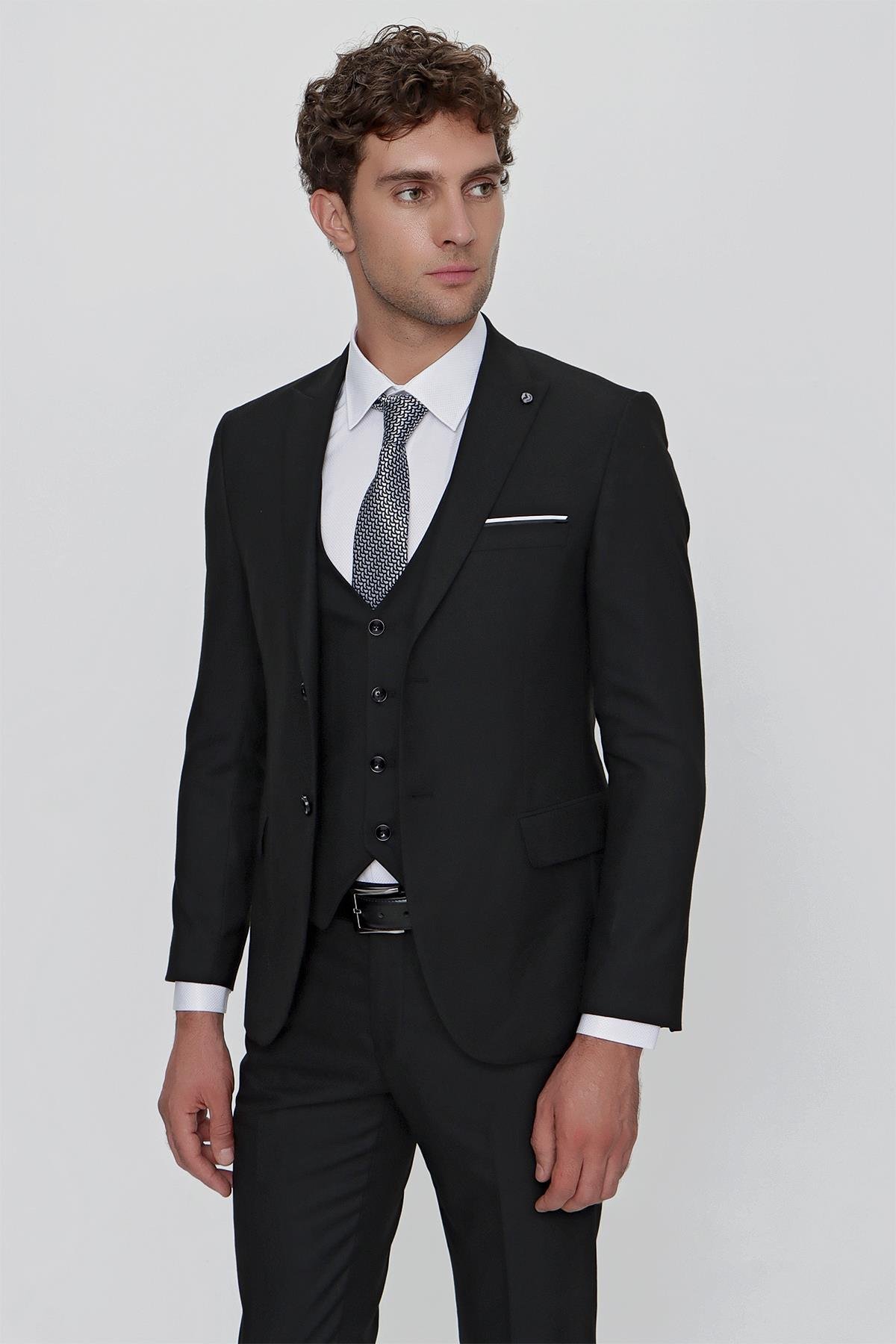 Siyah Yelekli Jakarlı Slim Fit Dar Kesim 6 Drop Erkek Takım Elbise
