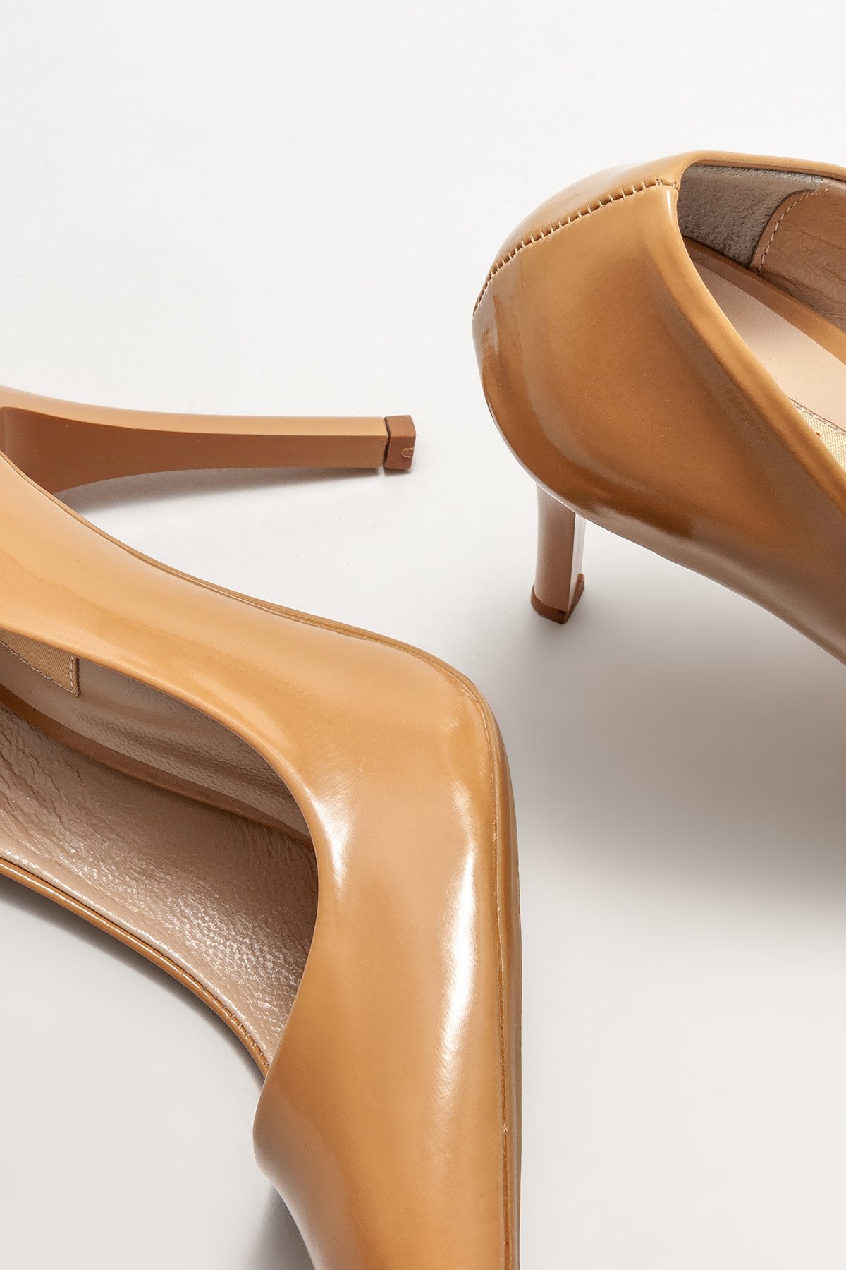 Camel stiletto sale