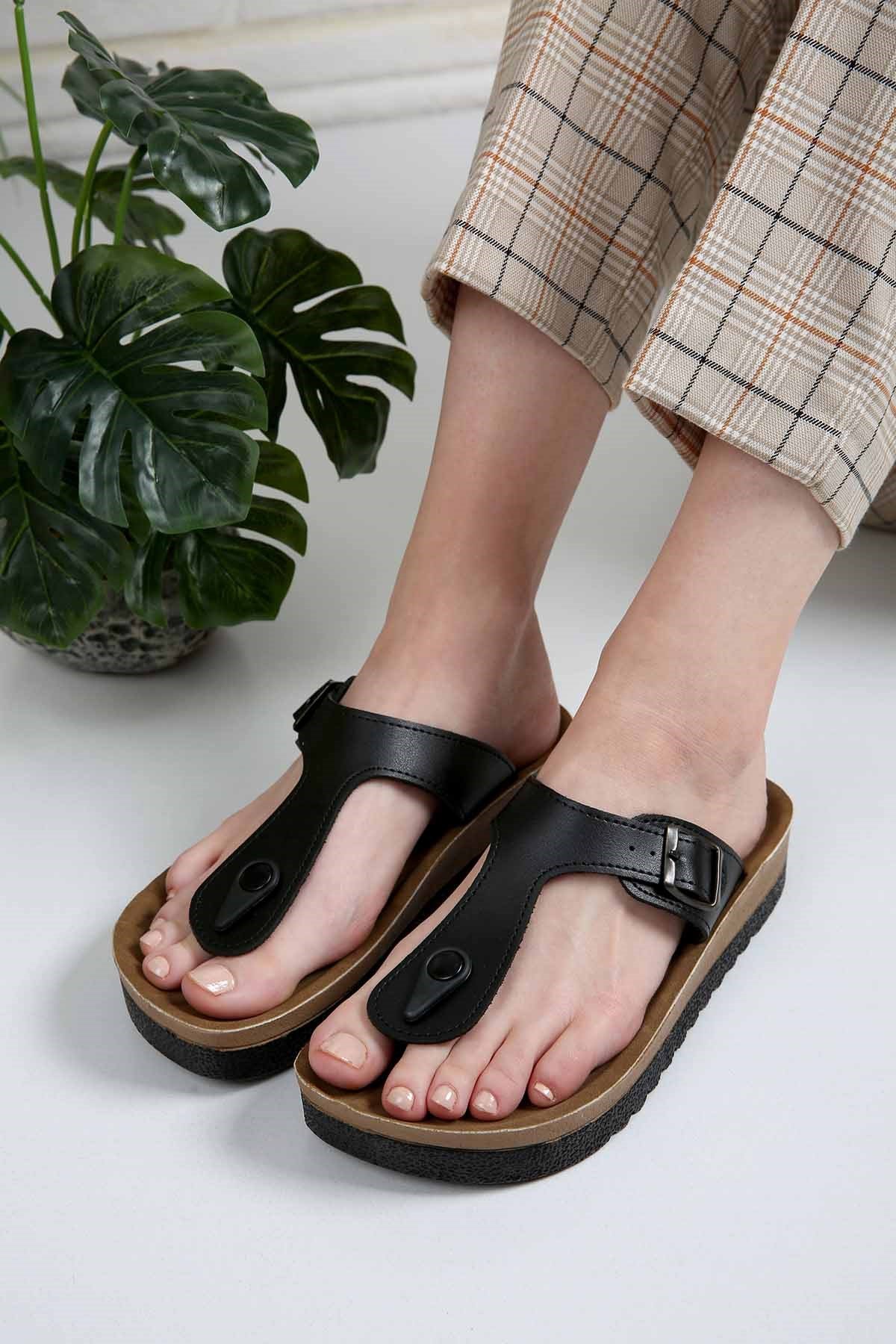 Bayan Parmak Arası Terlik 4801 SİYAH MAT