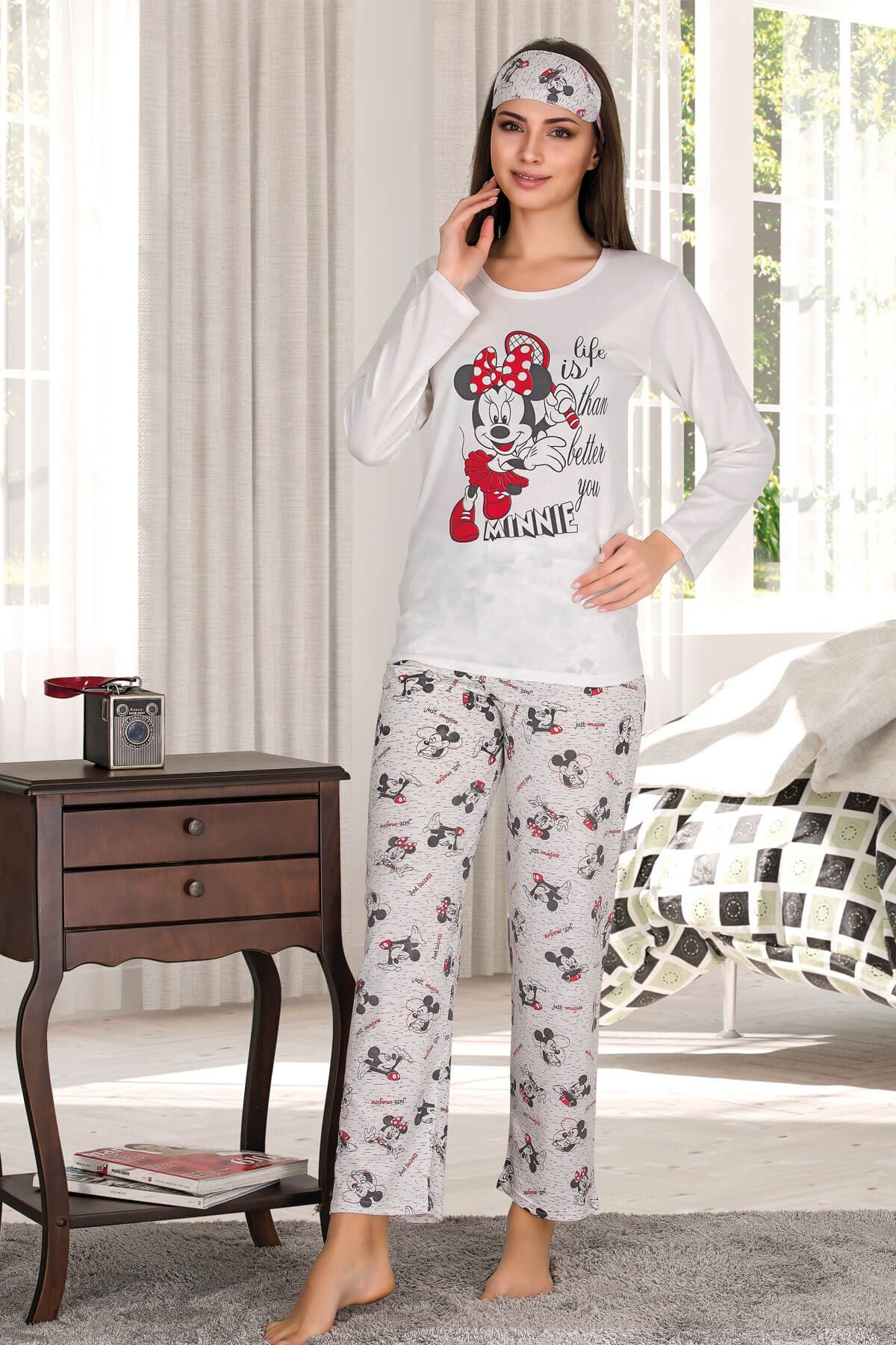 Uzun Kol Mickey Mouse Baskılı Kadın Beyaz Pijama Takımı - Marcoroni