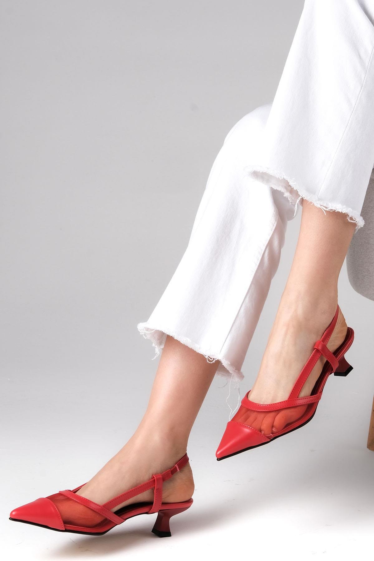 Mio Gusto Kırmızı Renk File Detaylı Kısa Topuklu Ayakkabı