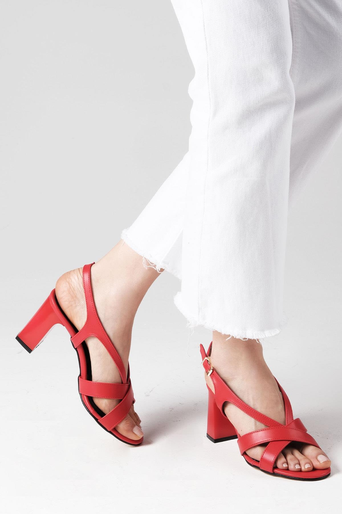 Mio Gusto Kırmızı Renk Topuklu Sandalet