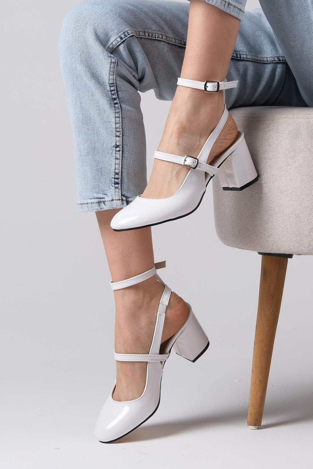 Mio Gusto Beyaz Renk Rugan Topuklu Ayakkabı