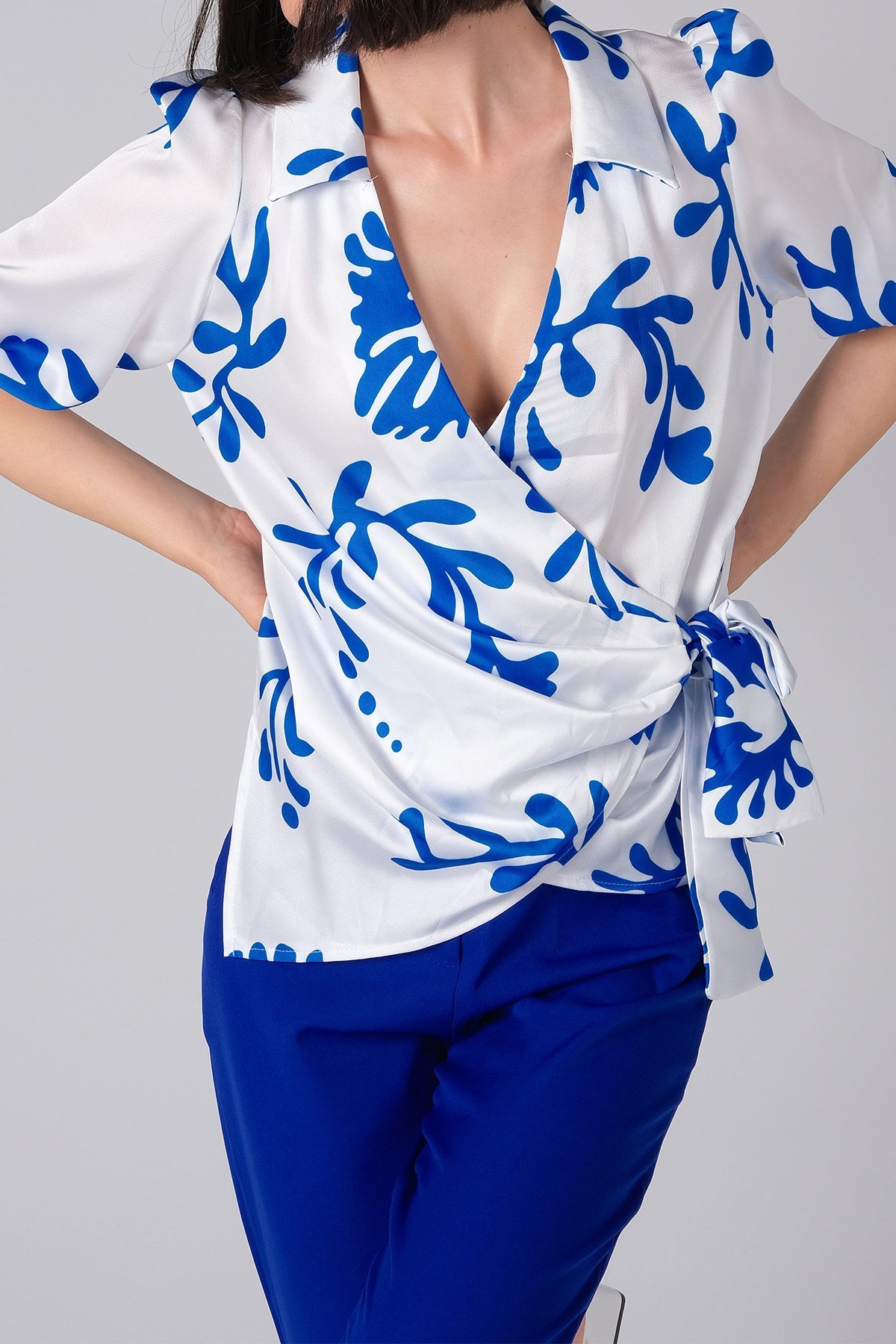 Mio Gusto Saks Renk Desenli Kruvaze Bluz Kadın Gömlek