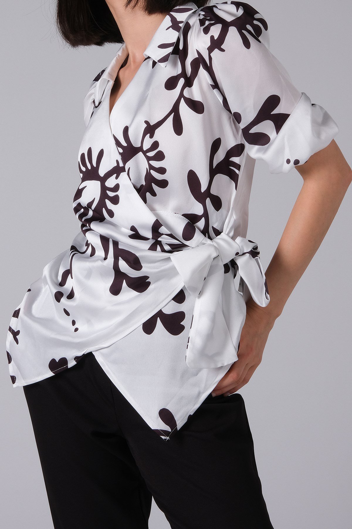 Mio Gusto Siyah Renk Desenli Kruvaze Bluz Kadın Gömlek