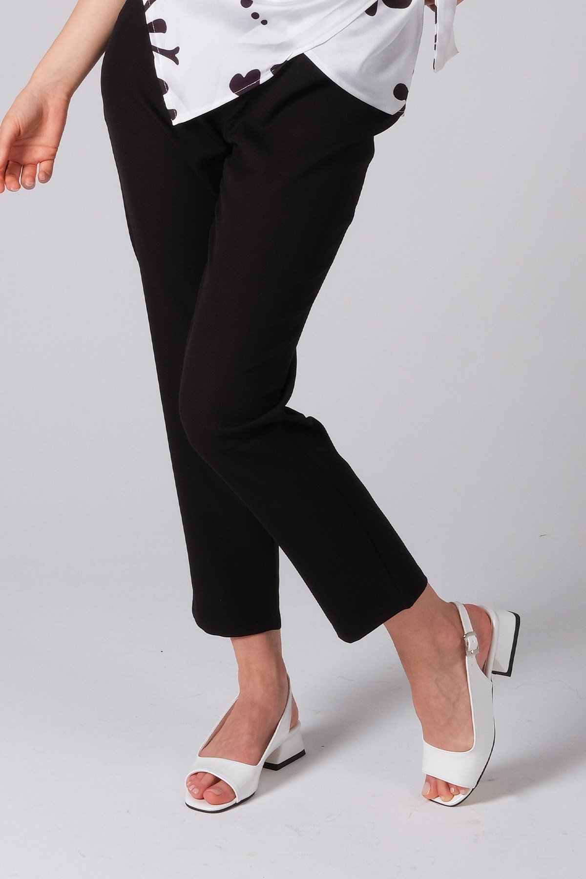 Mio Gusto Siyah Renk Düz Paça Kumaş Kadın Pantalon