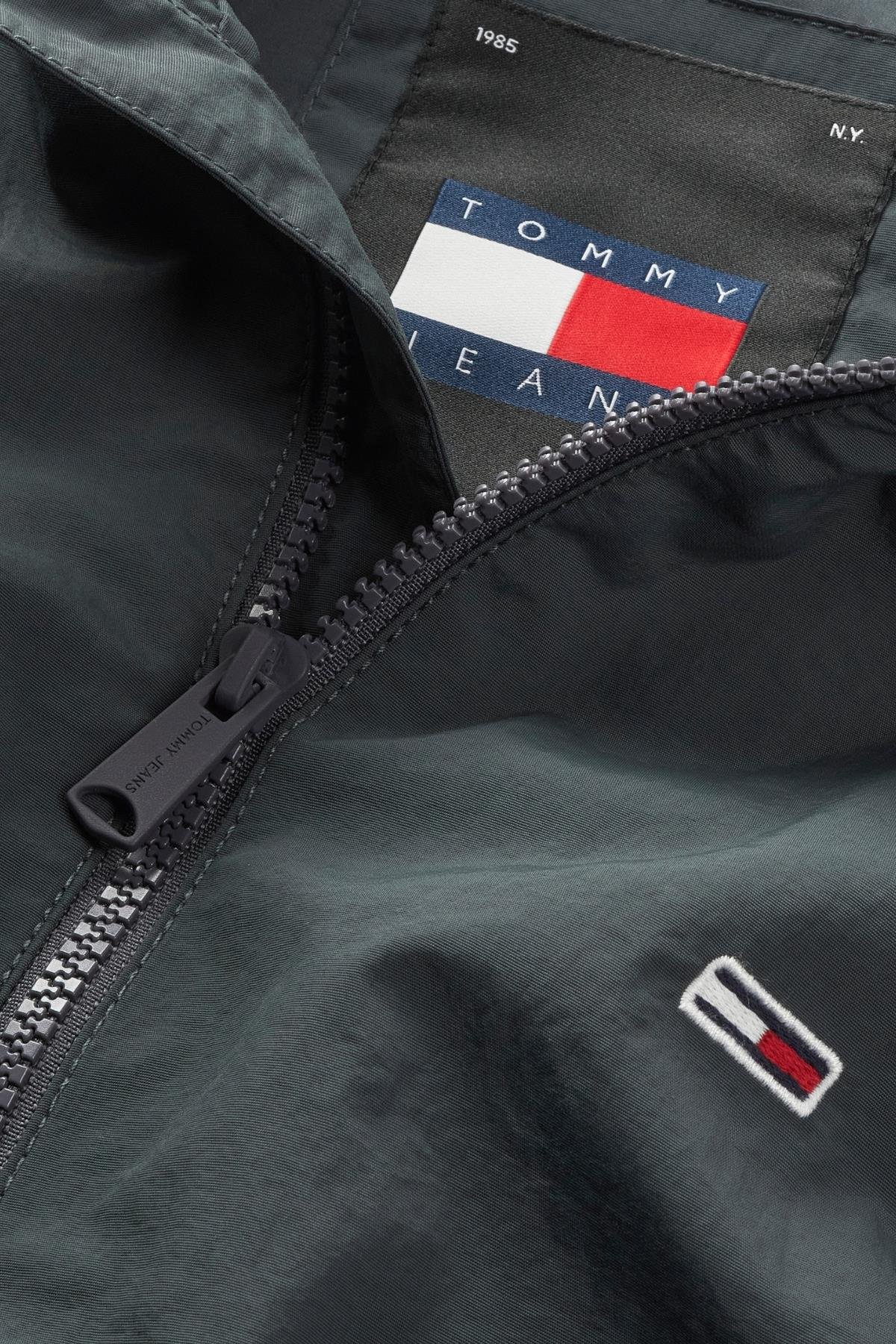 Tommy discount windbreaker jacket