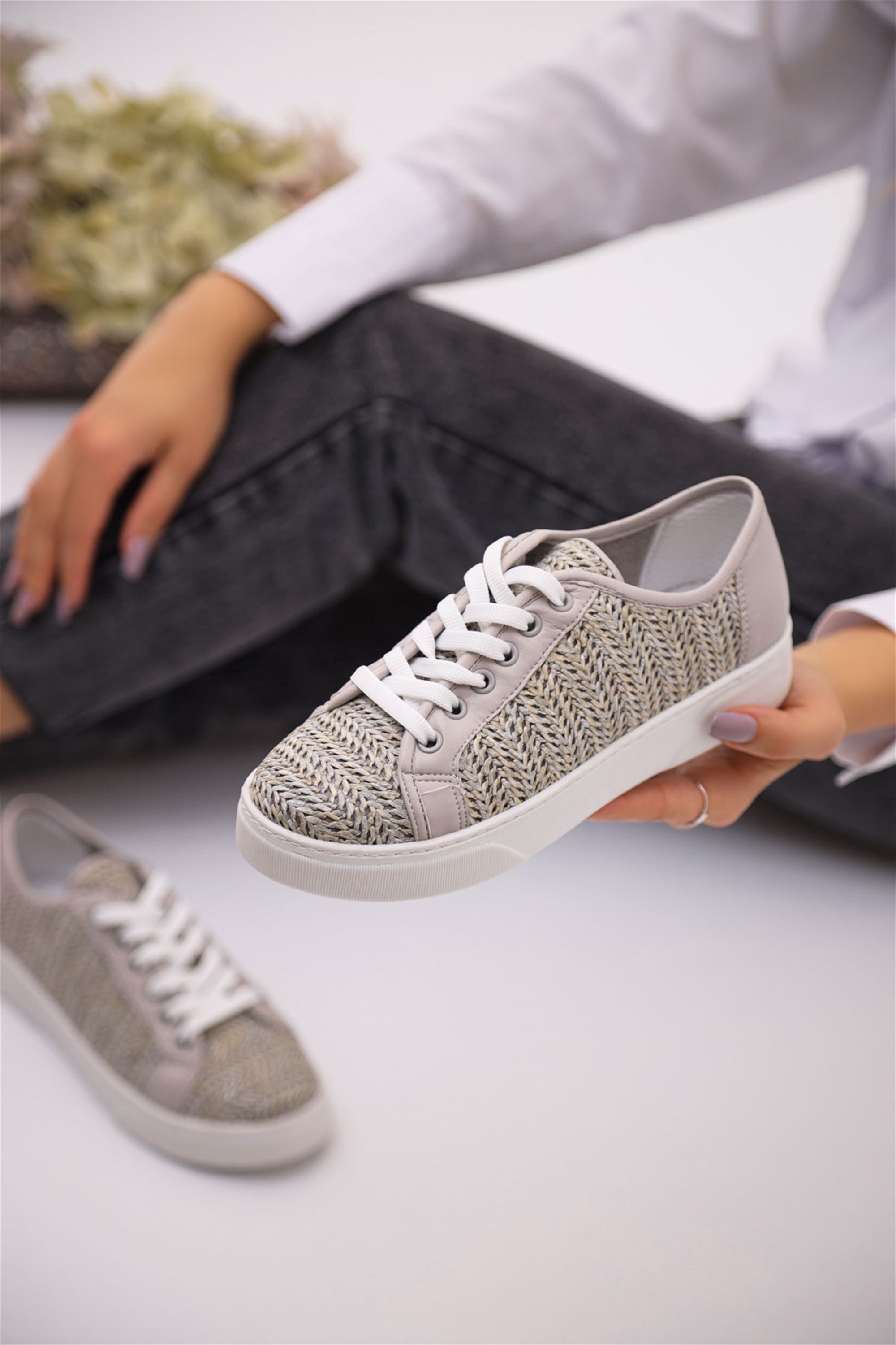 Carvela jealousy deals trainers