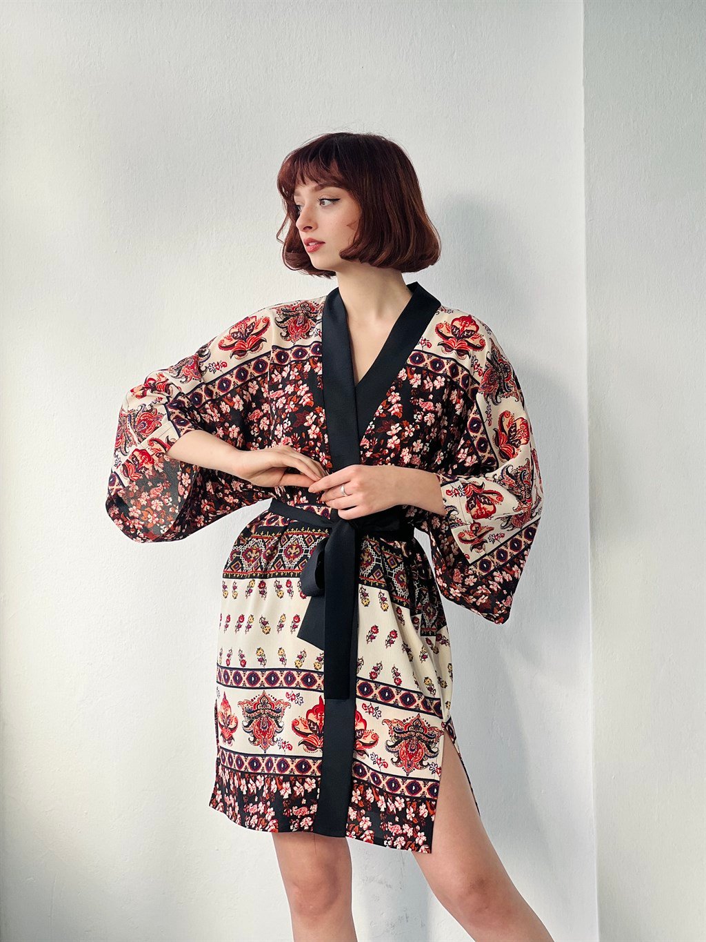 Retrobird Loose Fit Colorful Crepe Fabric Women's Standard Belted Ethnic  Kimono | Retrobird