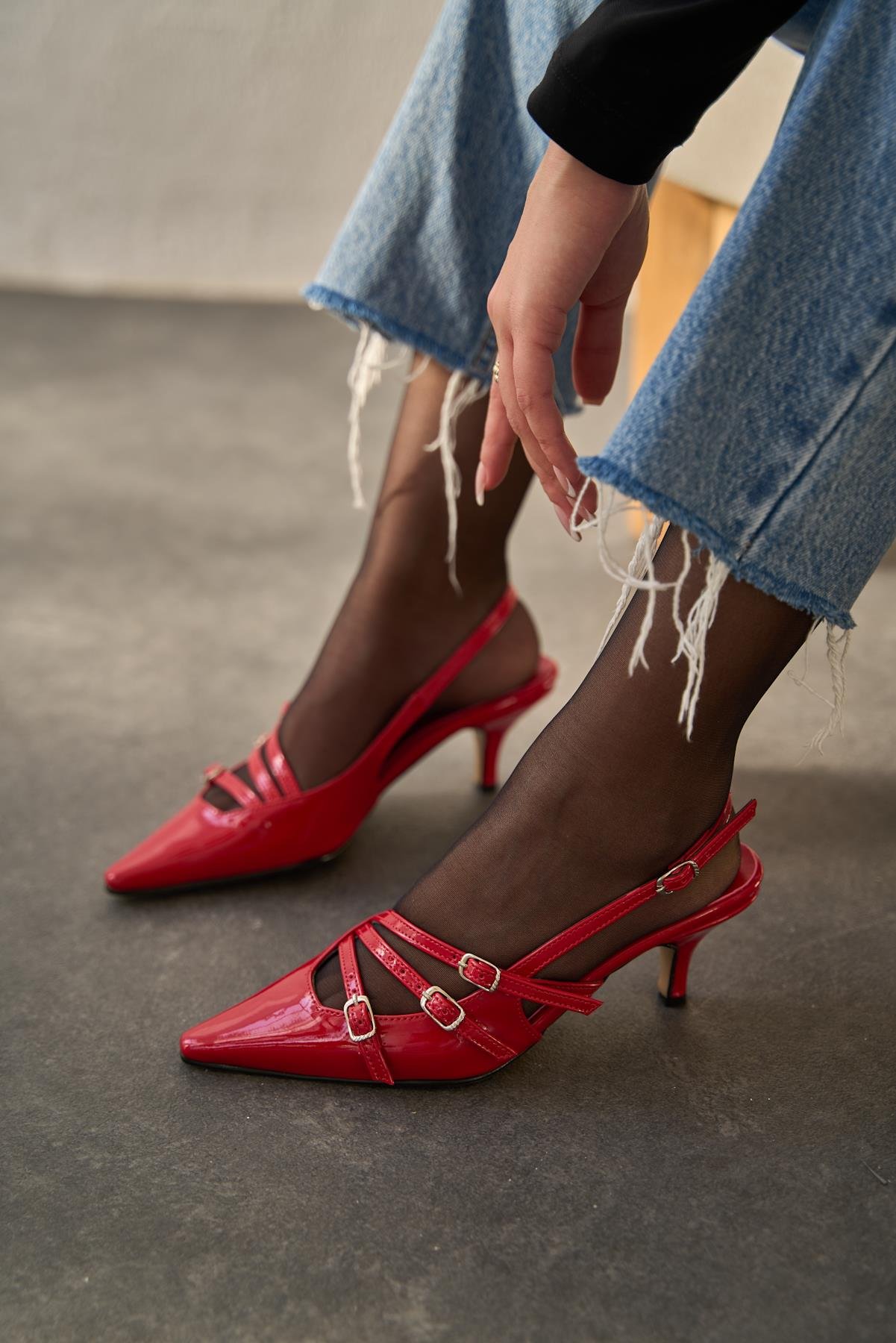 Gabriel Kırmızı Rugan Üç Bantlı Kadın Kısa Topuklu Ayakkabı