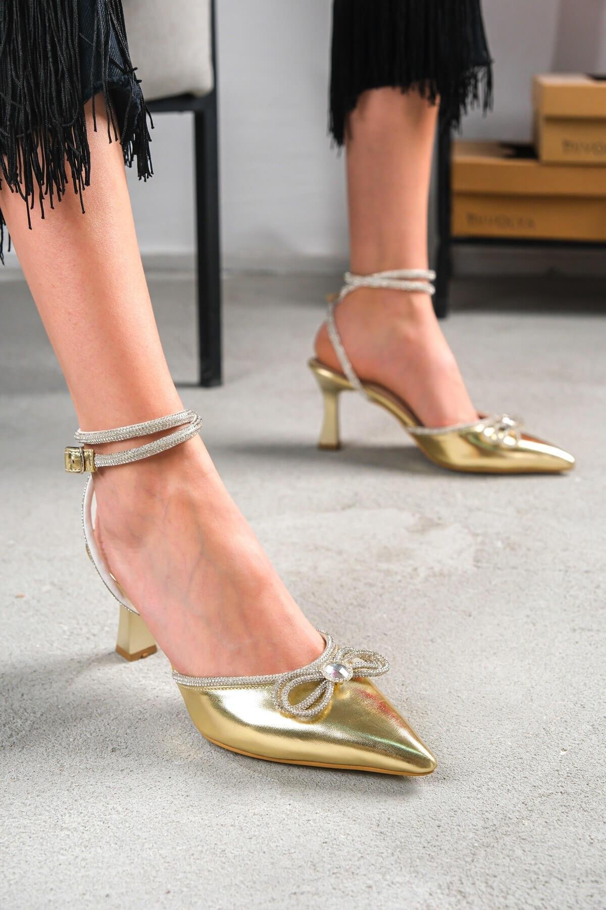 Tango Gold Bilekten Bağlamalı Taşlı Topuklu Ayakkabı