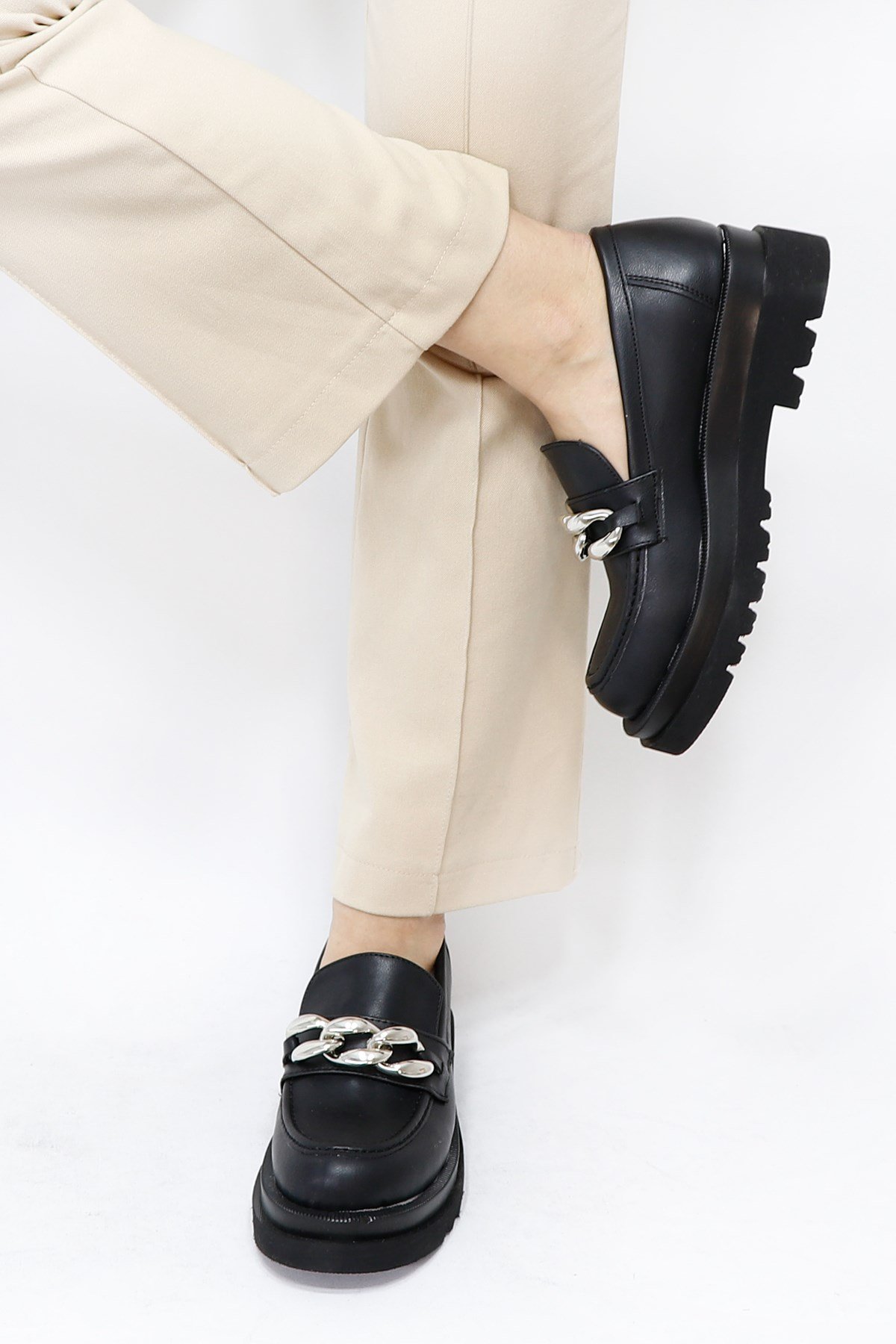 Siyah Kalın Taban Loafer Zincirli Kadın Ayakkabı LZ222 Fiyatı ve Modelleri